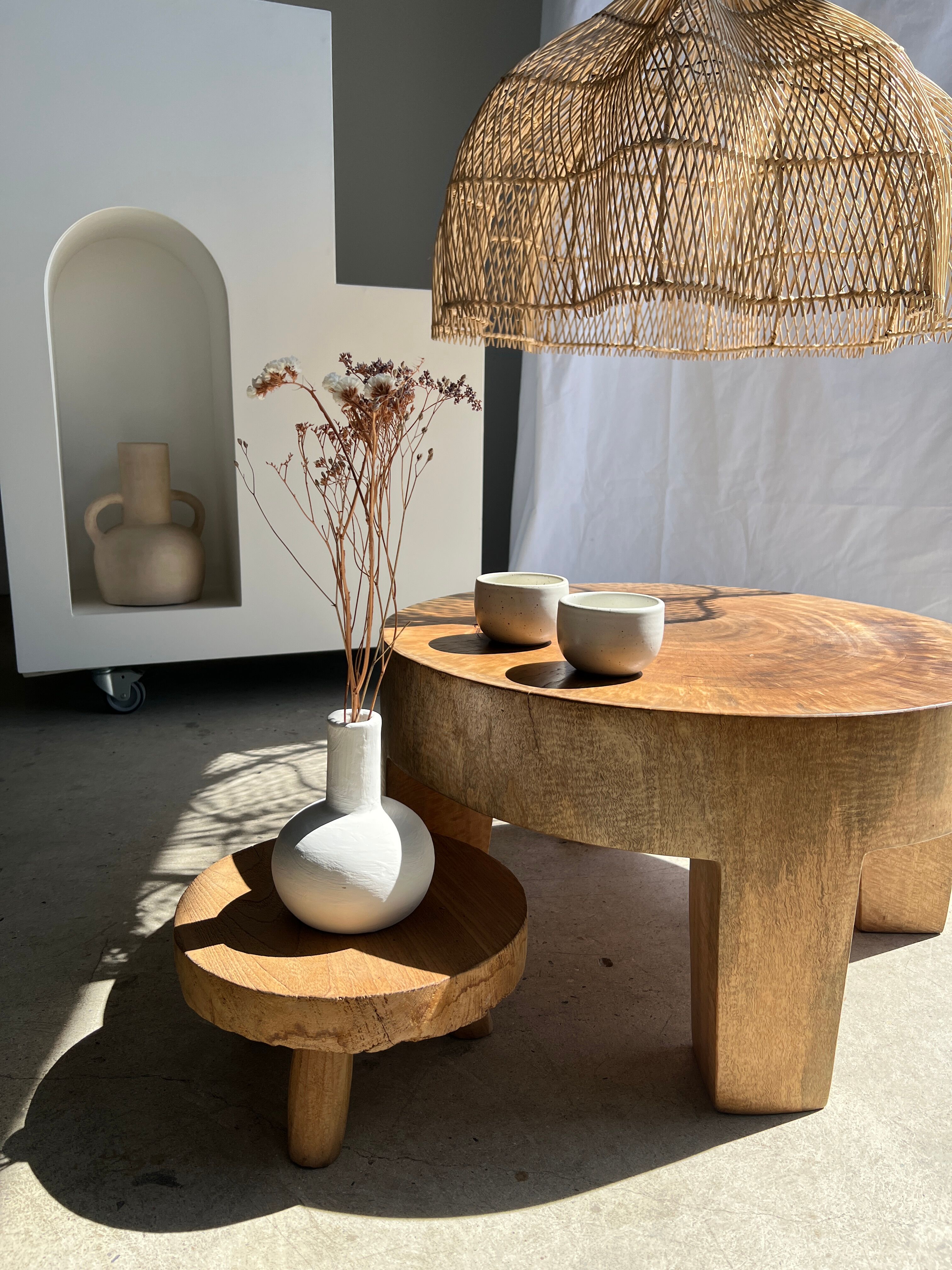 Quadripod coffee table in solid wood monoxyl natural color (dark)