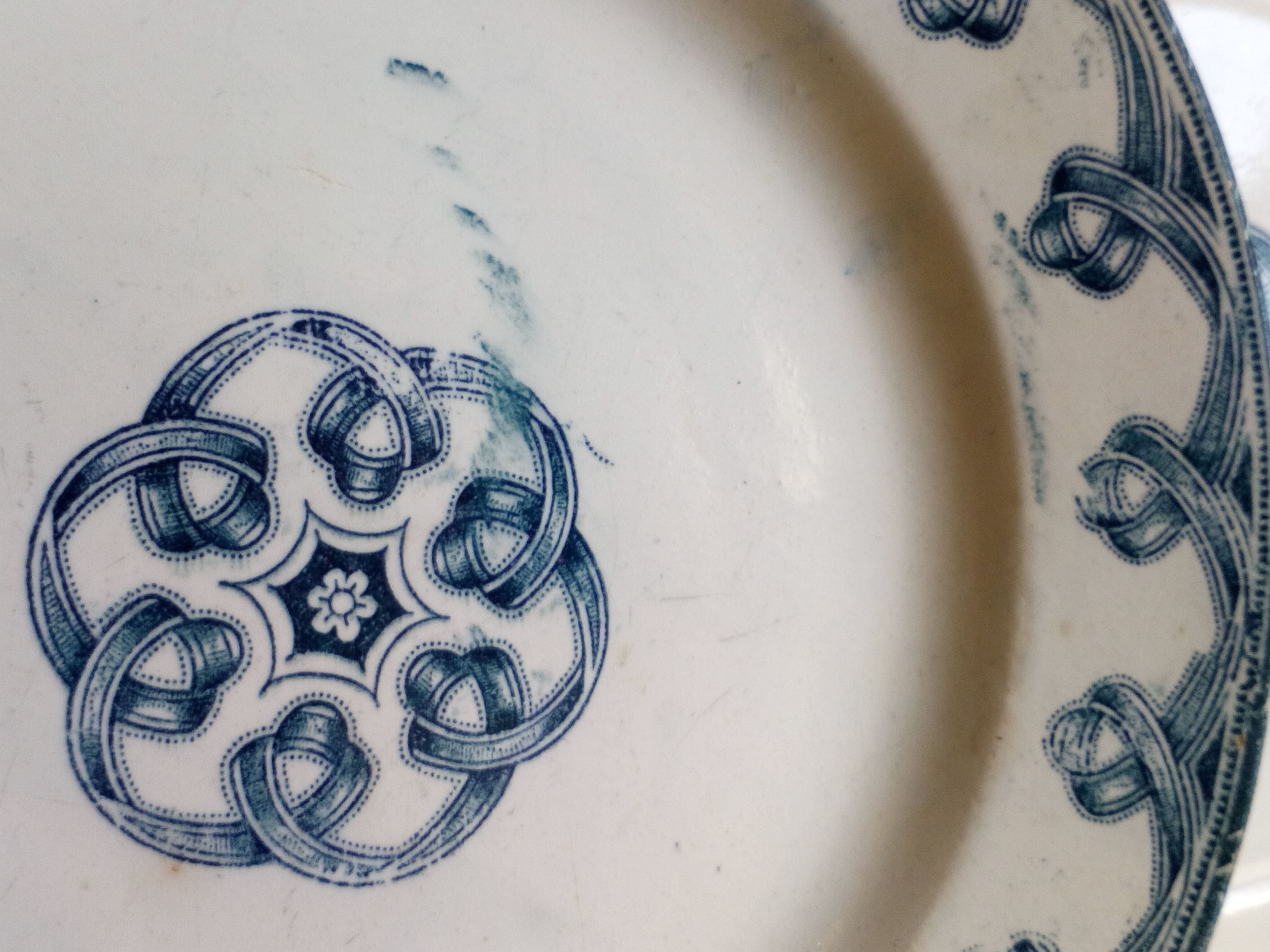 Five plates old land of Grigny fire