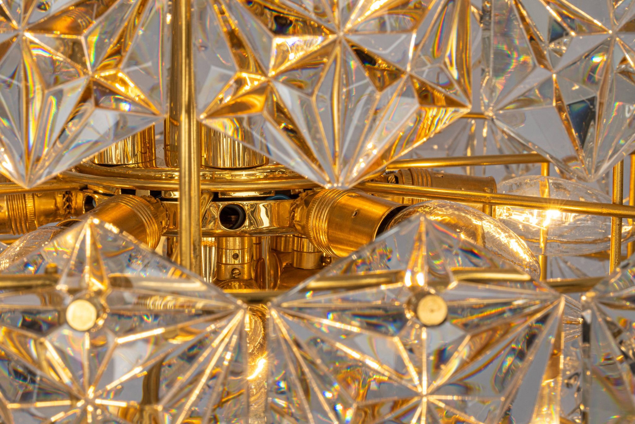 Chandelier, brass and crystal glass by Kinkeldey, Germany, 1970s.