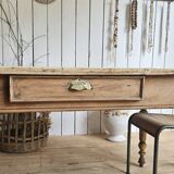Farm table