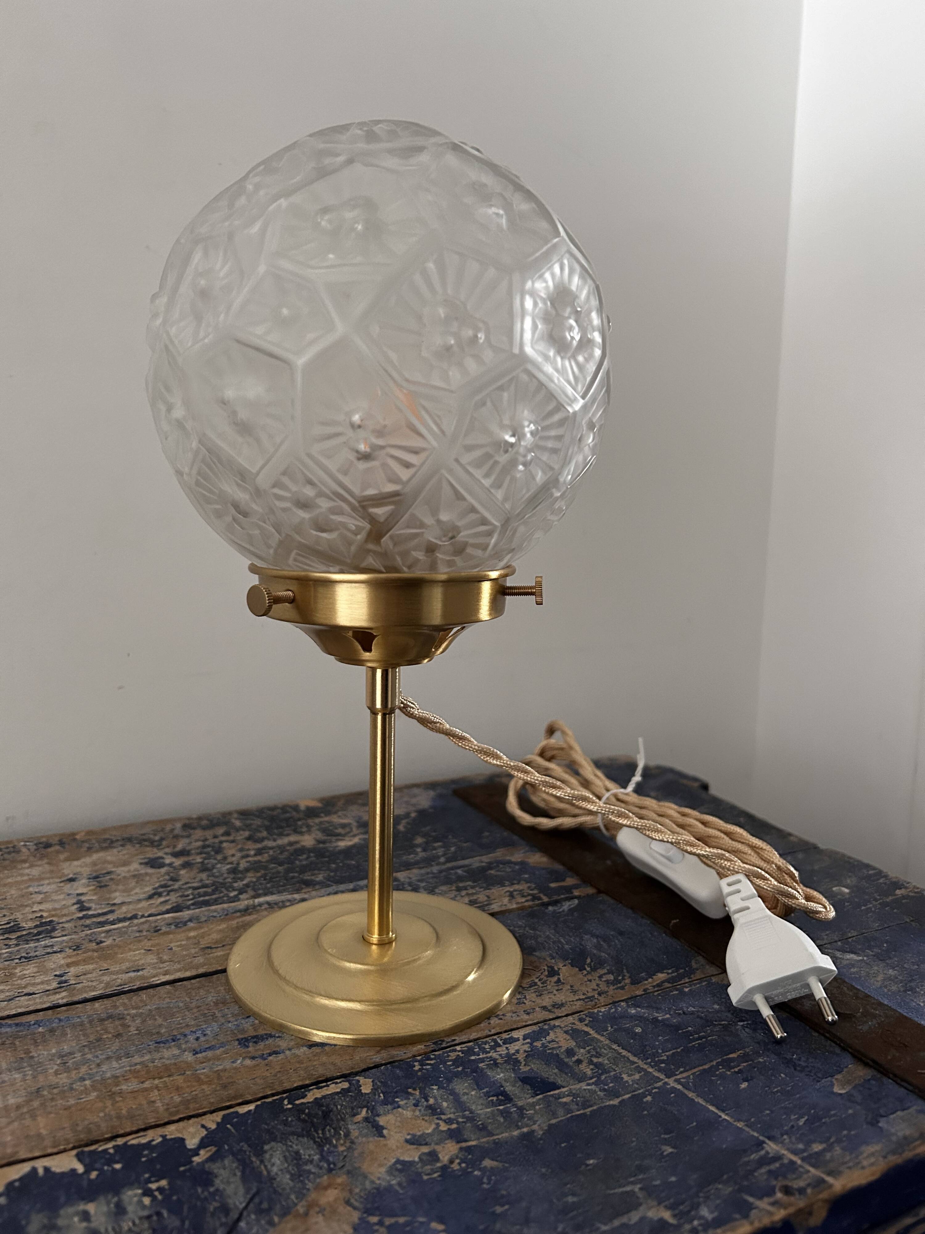 Art Deco globe table lamp
