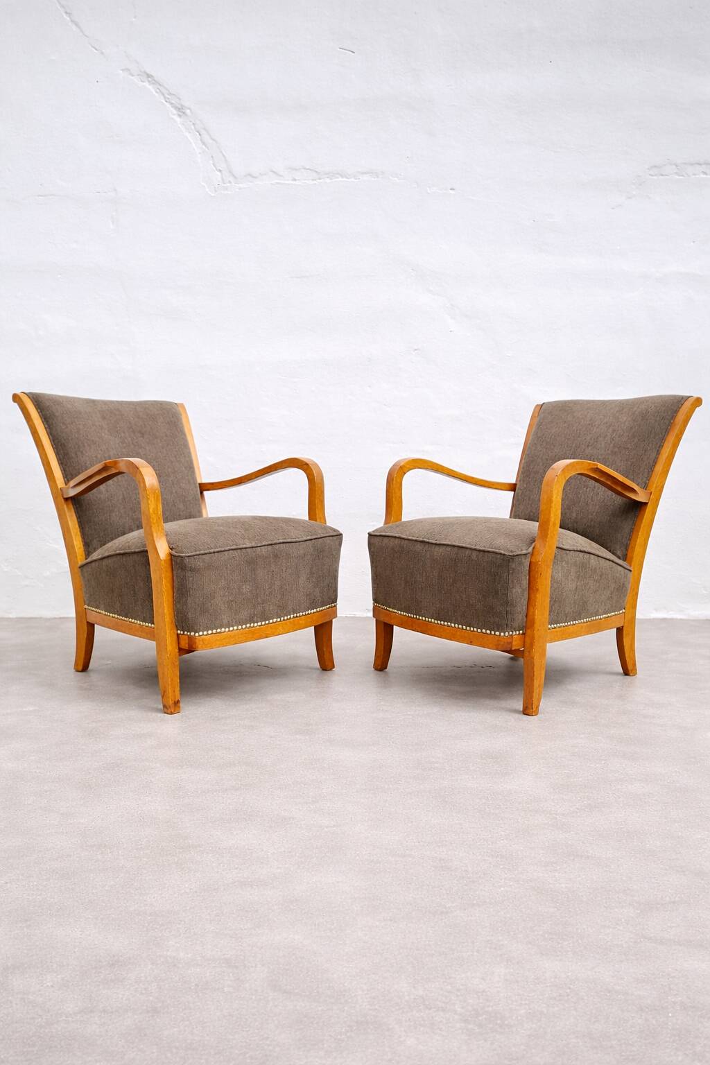 Chaises en bois d'orme art déco du milieu du siècle avec tapisserie fendi, 1940