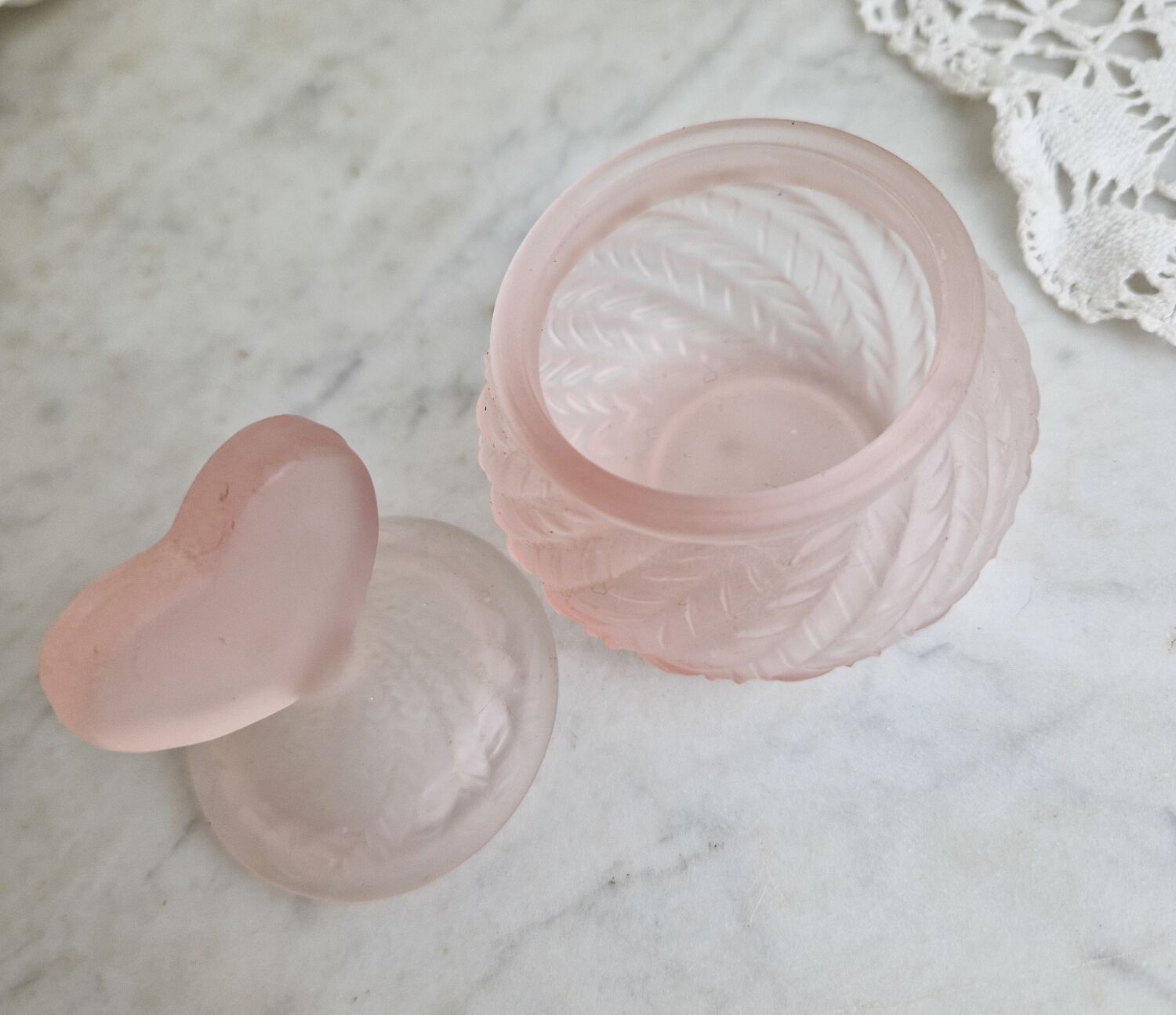 Vintage Pink Frosted Glass Bathroom Set Romantic Heart Decor