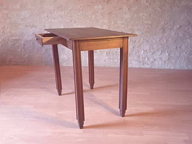 Table bureau ou table d’appoint art déco années 1930 vintage bois massif