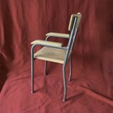 Ancienne chaise d'écolier