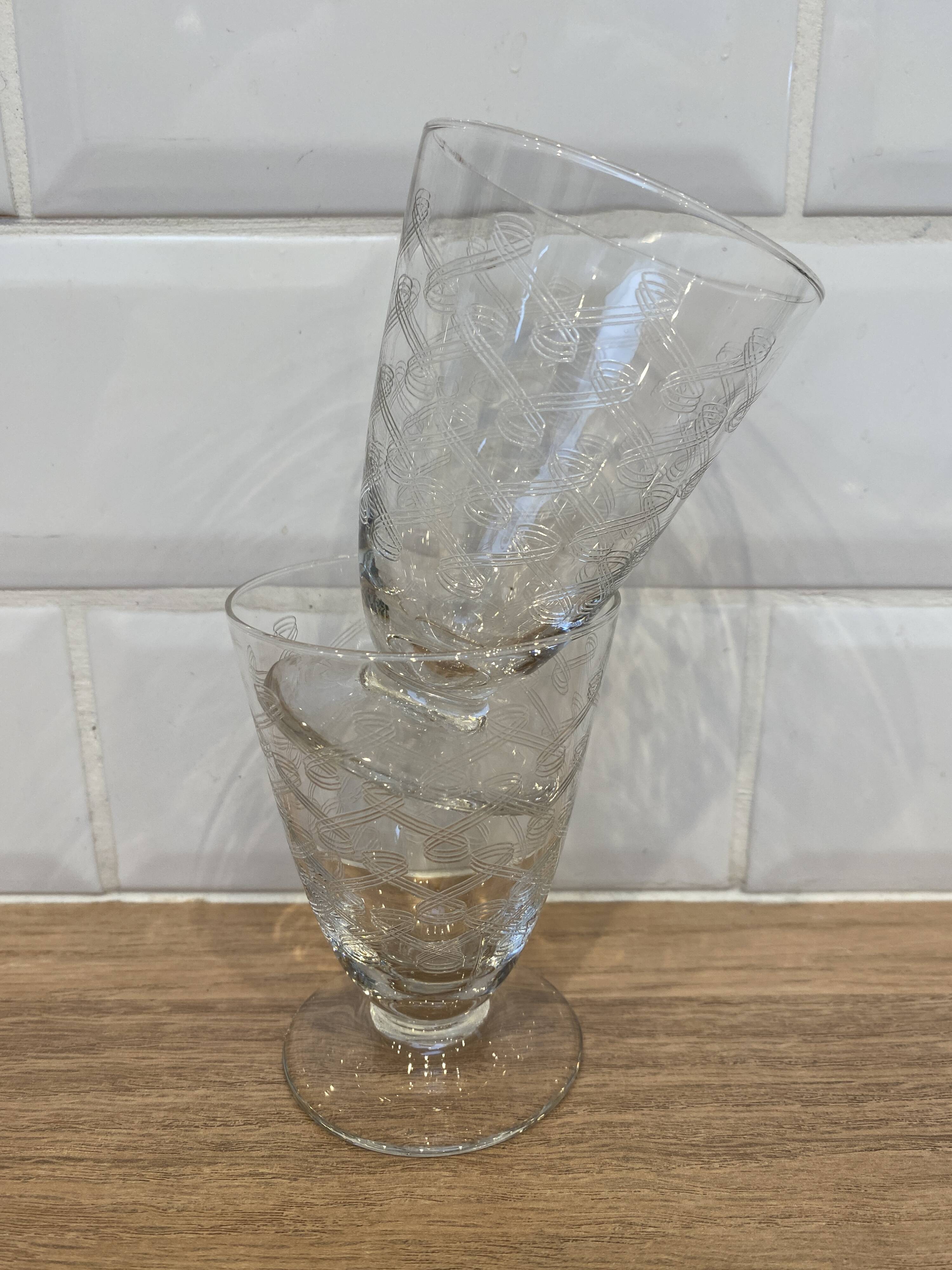 Set de 2 verres à vin en verre gravé