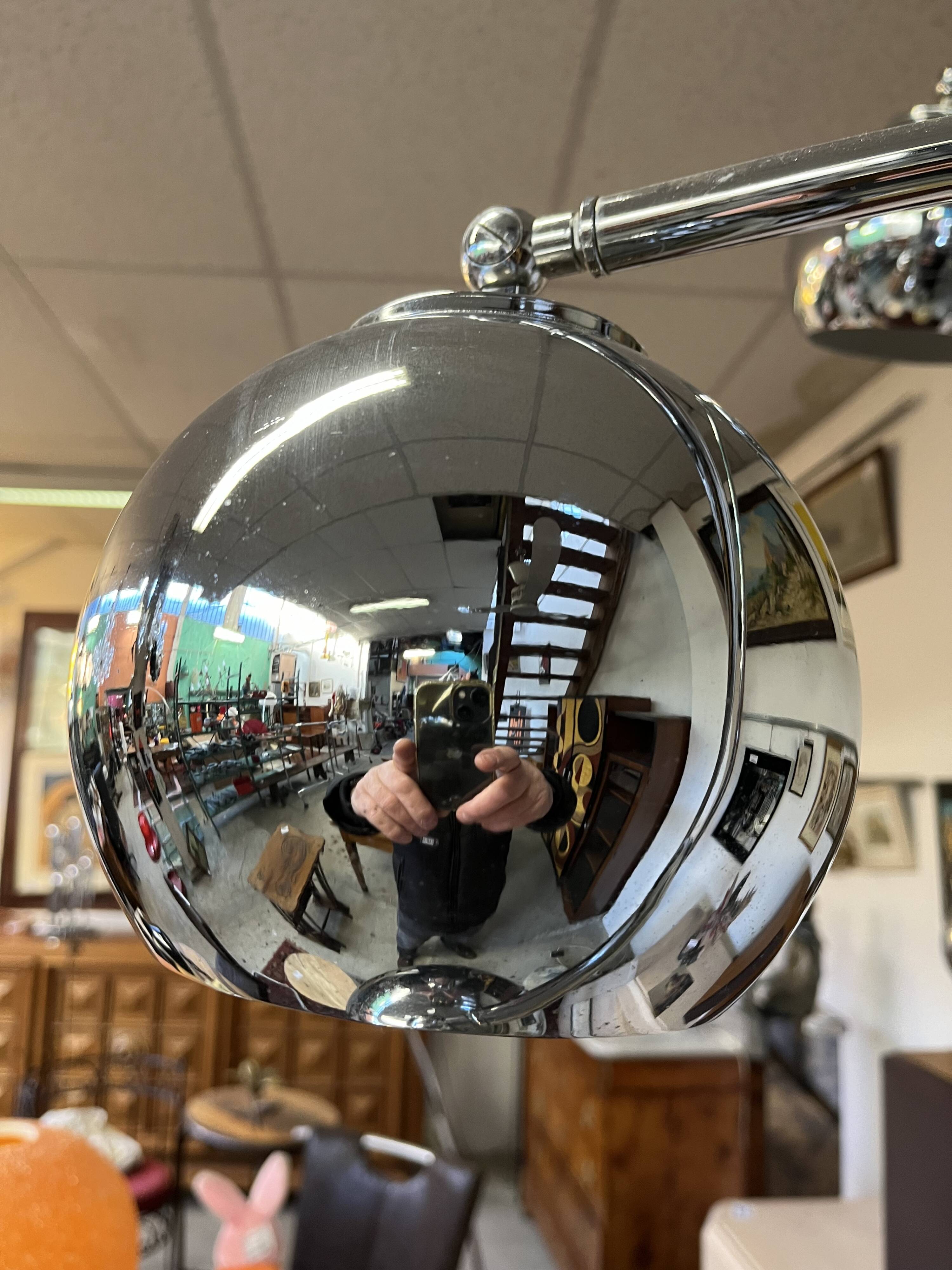 Lily of the valley floor lamp 1970 design Goffredo Reggiani