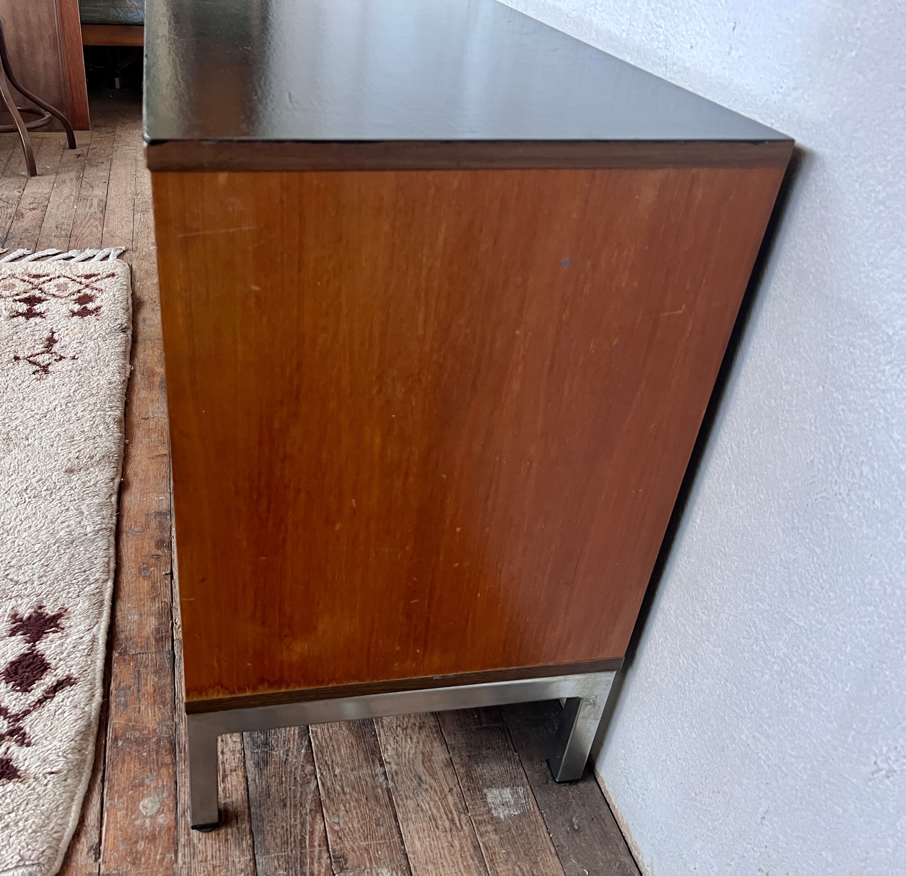 Enfilade 2 sliding doors in teak feet vintage chrome