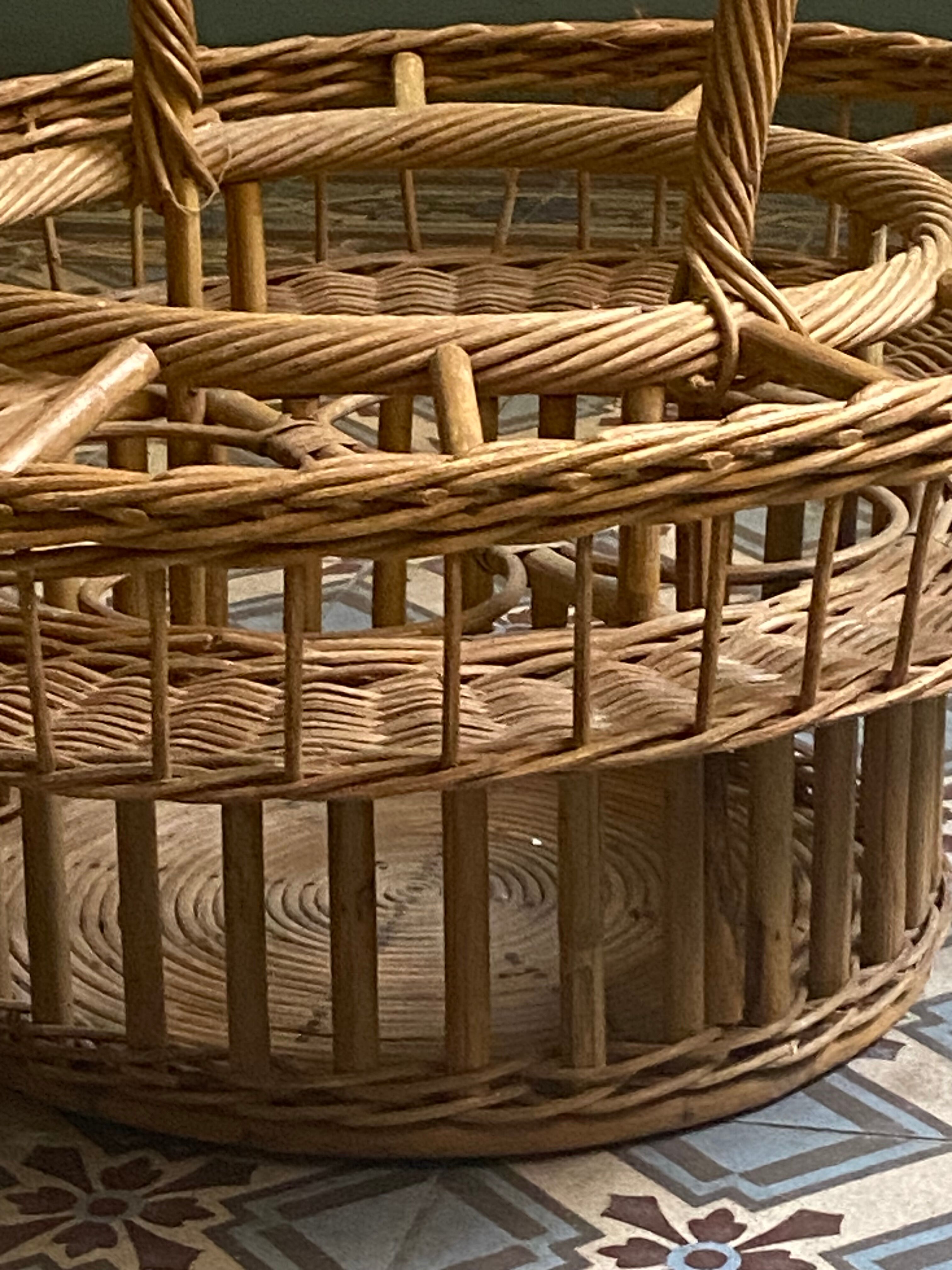 Porte-bouteilles en rotin