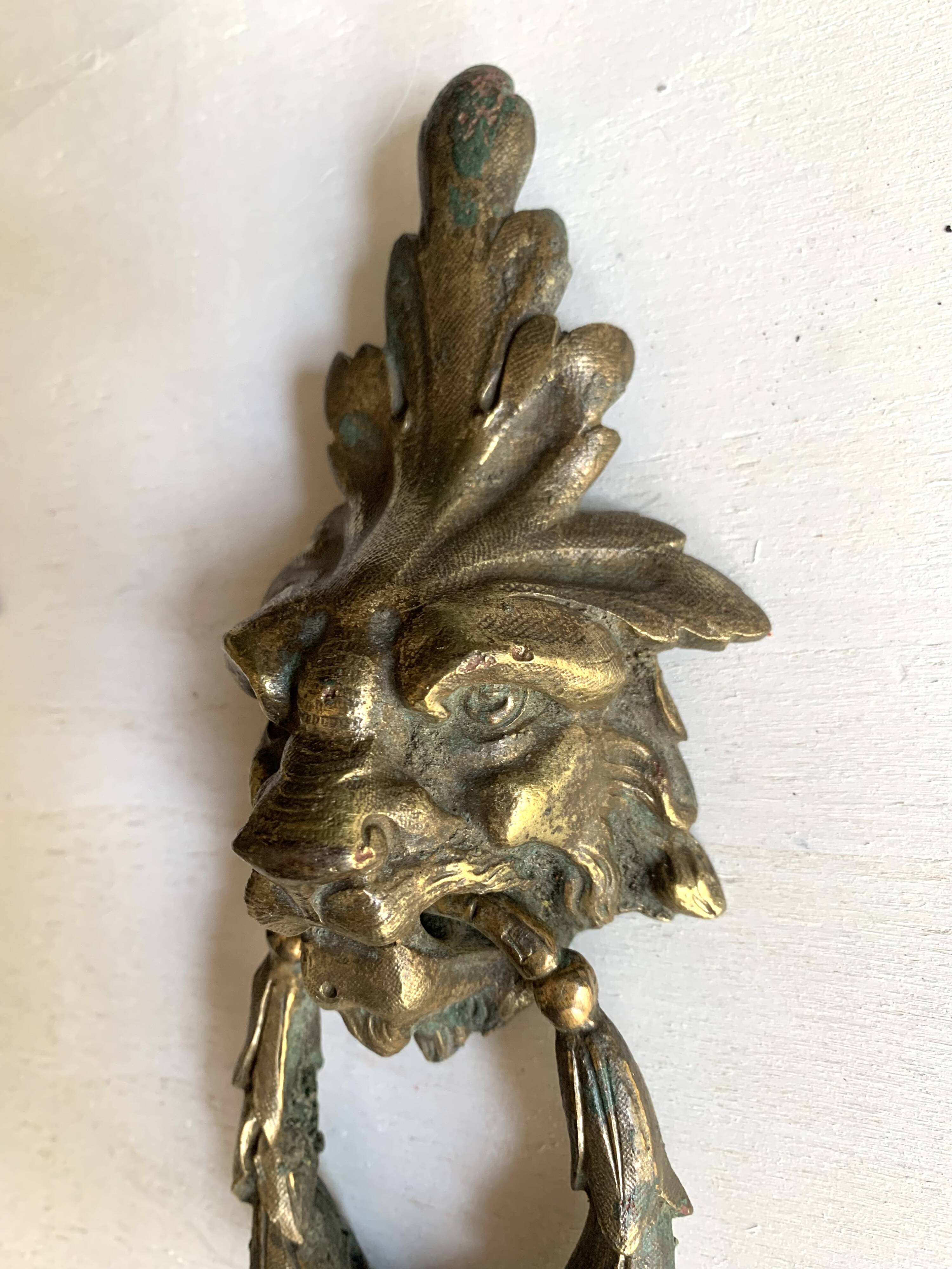 Pair of bronze door knockers - Empire lion head handles