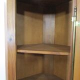 Corner, furnished to high angle pine