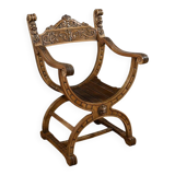 Fauteuil Dagobert en Noyer, style Médiéval – Fin XIXe