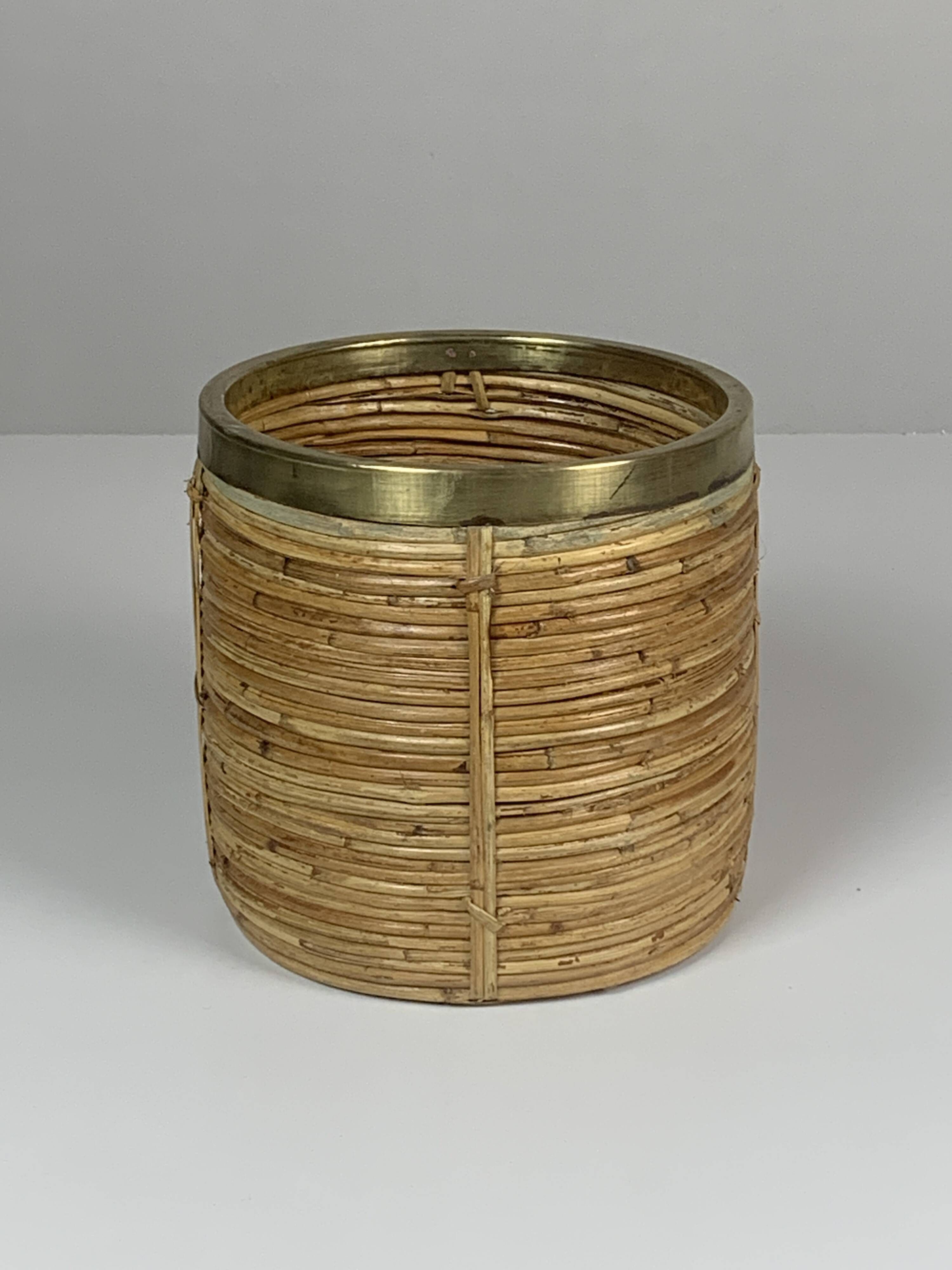 Set of 5 rattan pencil reed and brass plant holder baskets, Italy 1970s