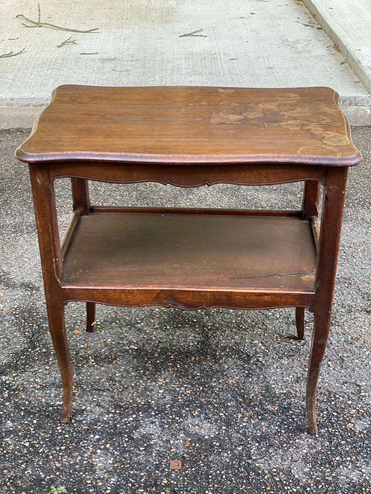 Louis XV solid wood serving trolley with curved legs from the 19th century
