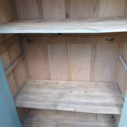 Parisian wardrobe with 2 doors and 3 shelves in Luxembourg green.