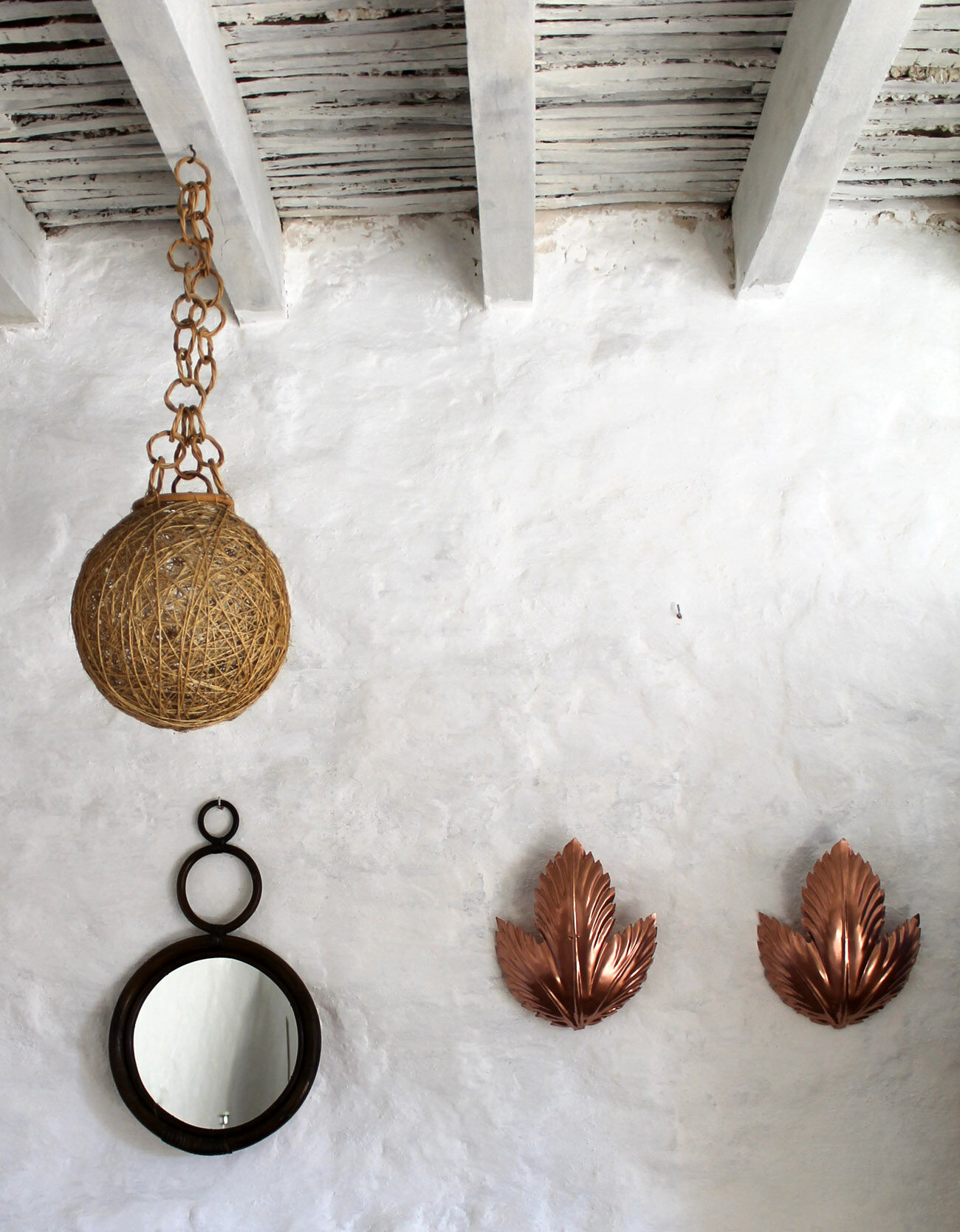 Metallic pink leaf wall lamps