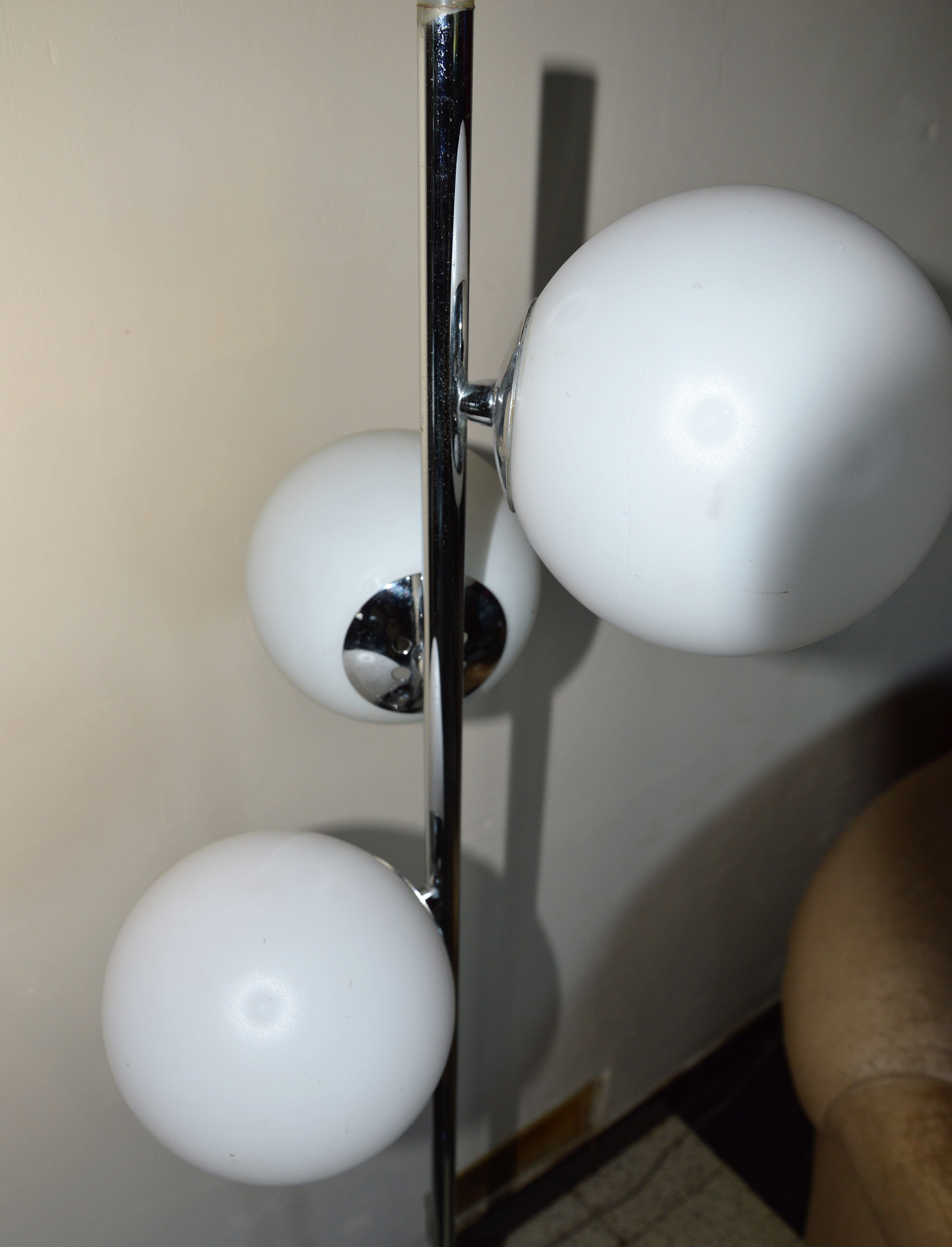Lampadaire vintage chrome et verre