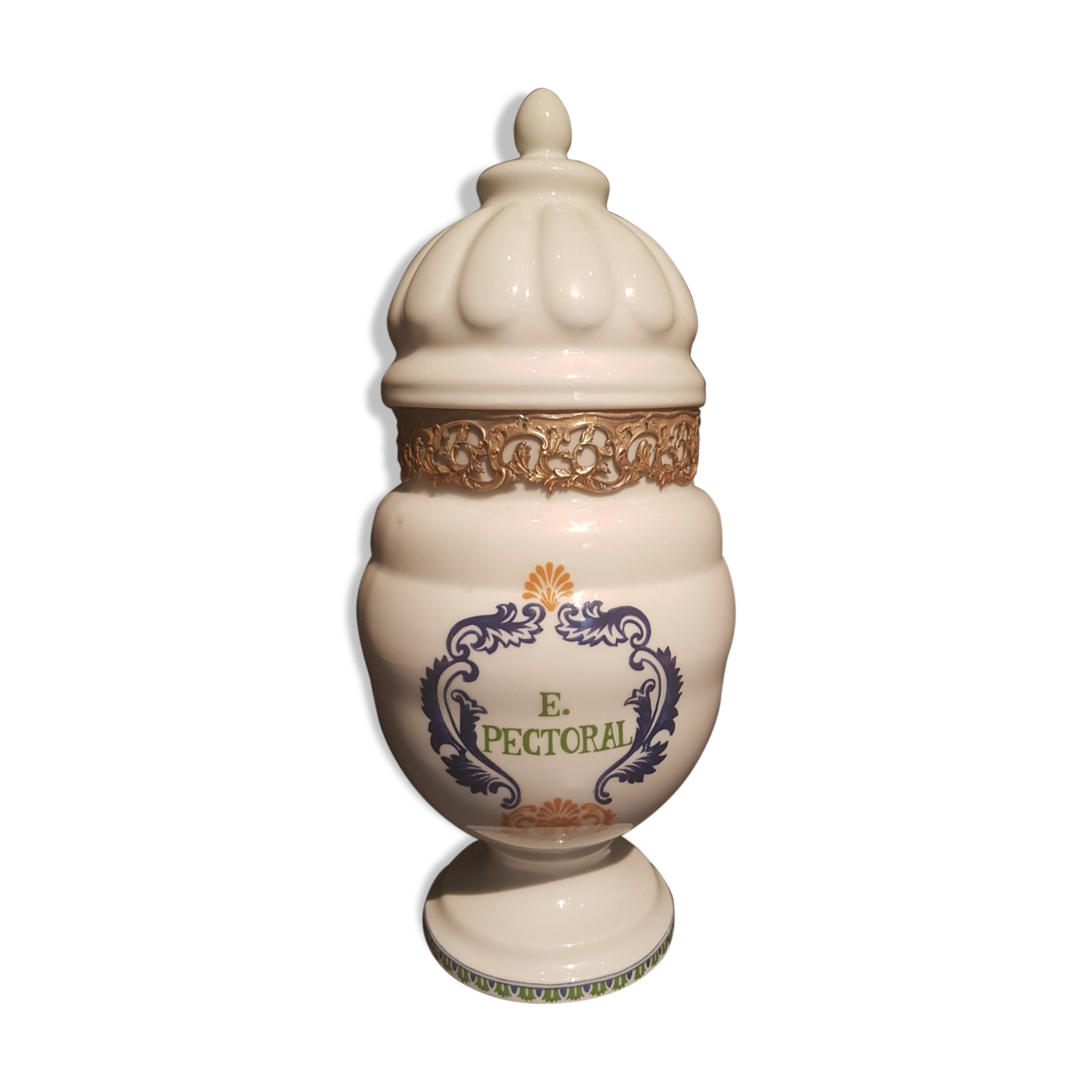 Porcelain pharmacy pot