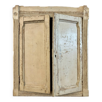 2-door wall cupboard in beige wood ☐ 59 x 50 cm