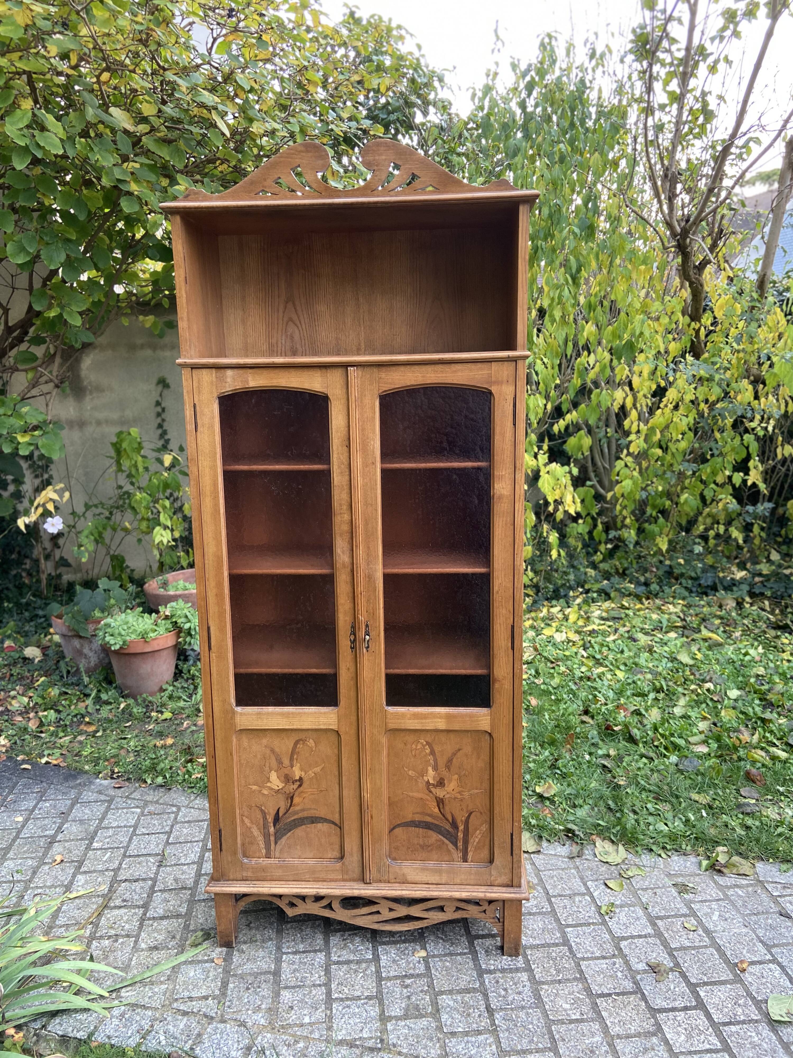 Showcase library Art Nouveau early twentieth century