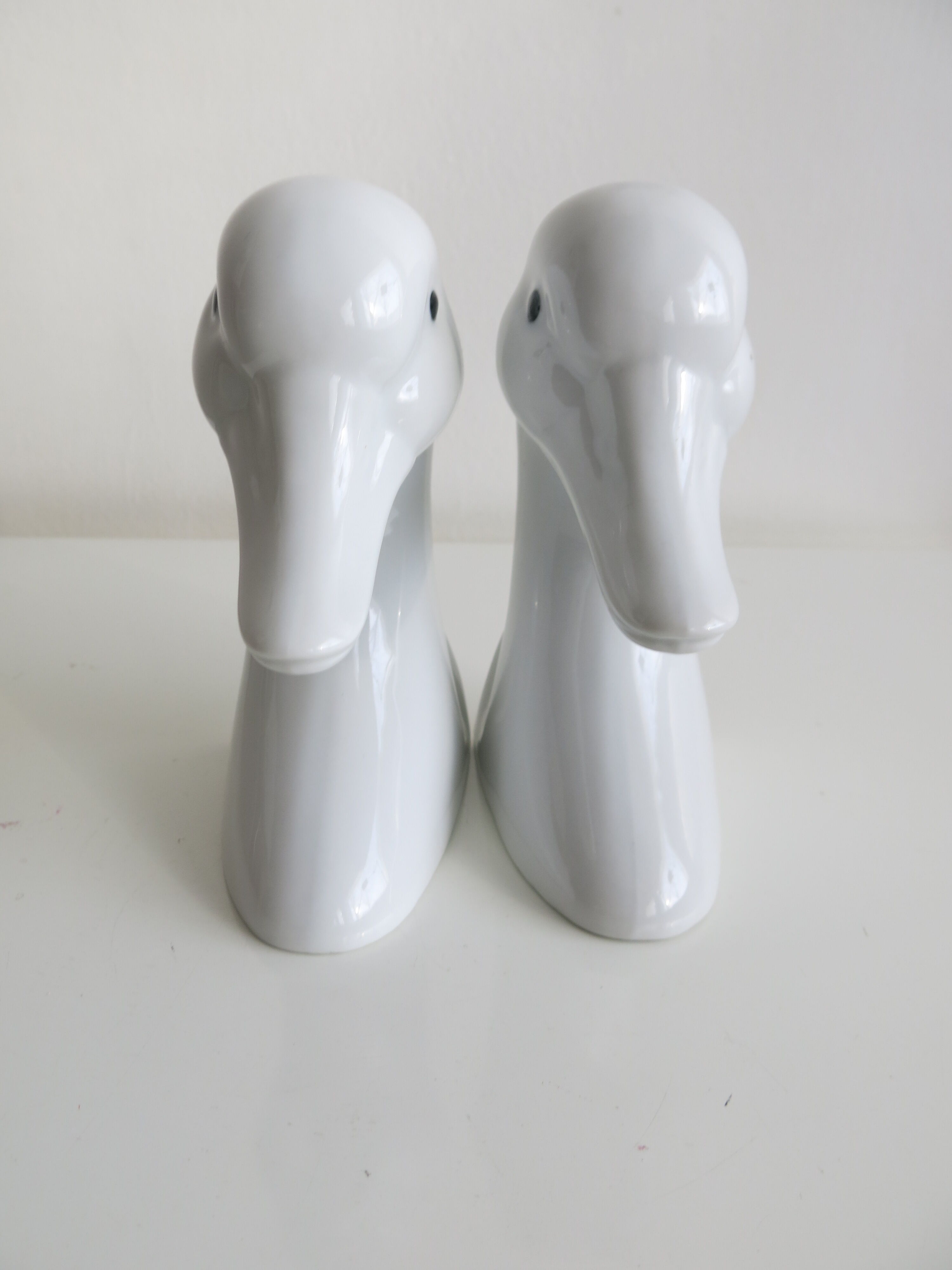 Pair of swan bookends