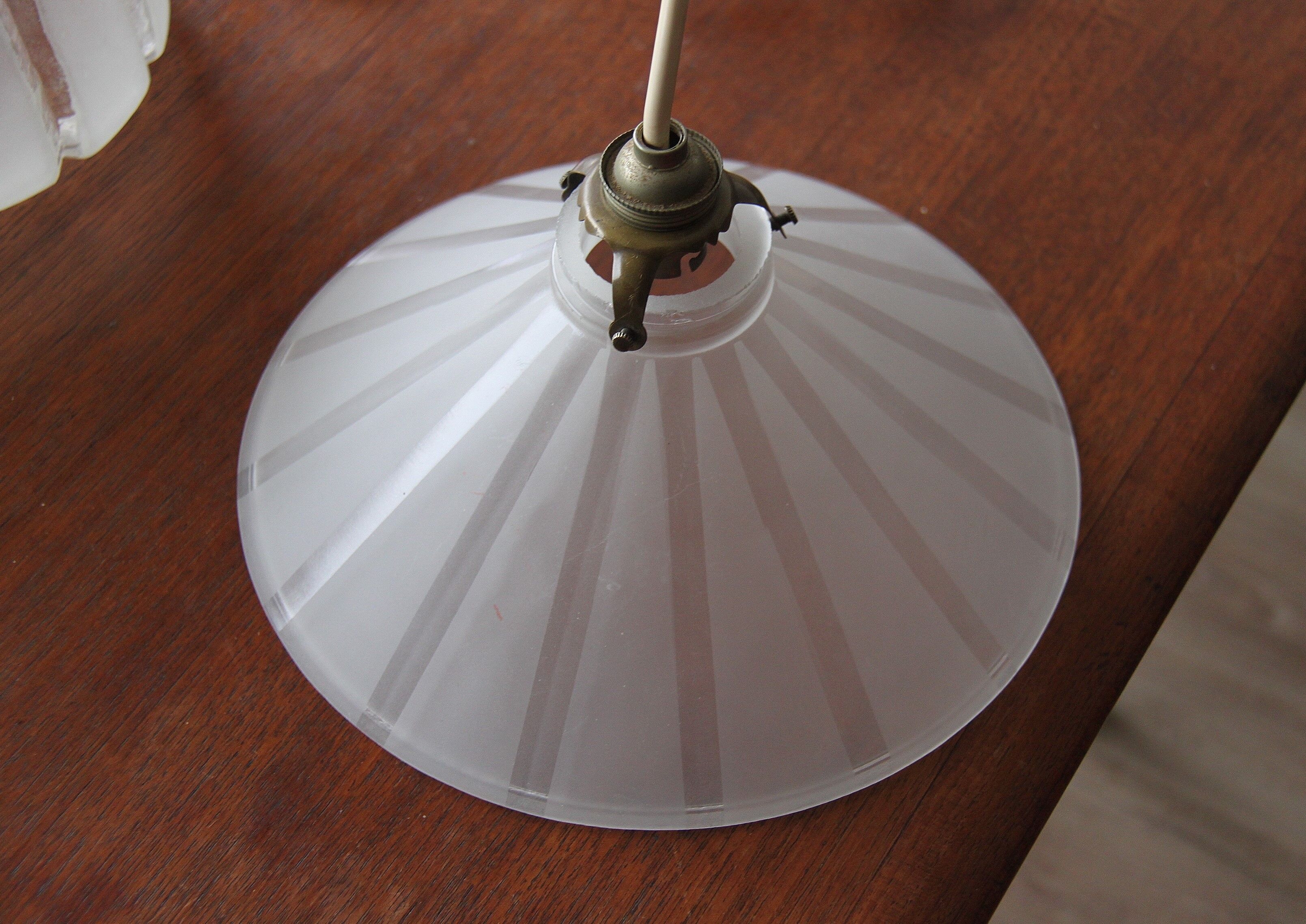 Chinese hat glass blinds