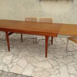 Scandinavian table in expandable teak 1960