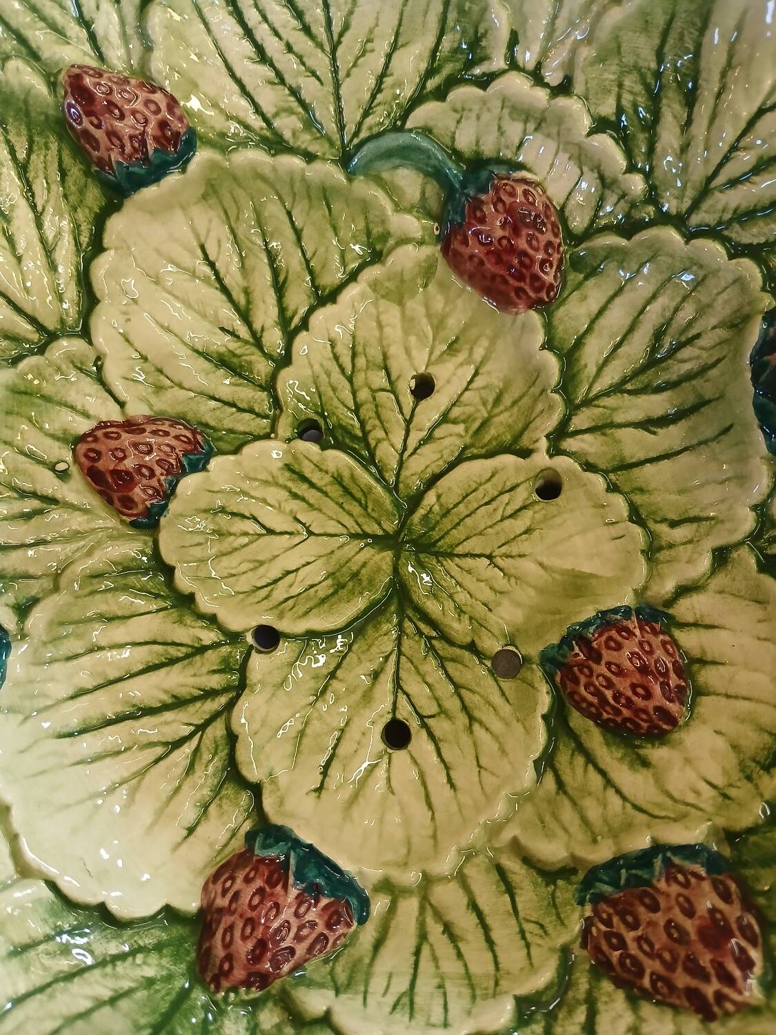 Flat slushie set and strawberry drainer