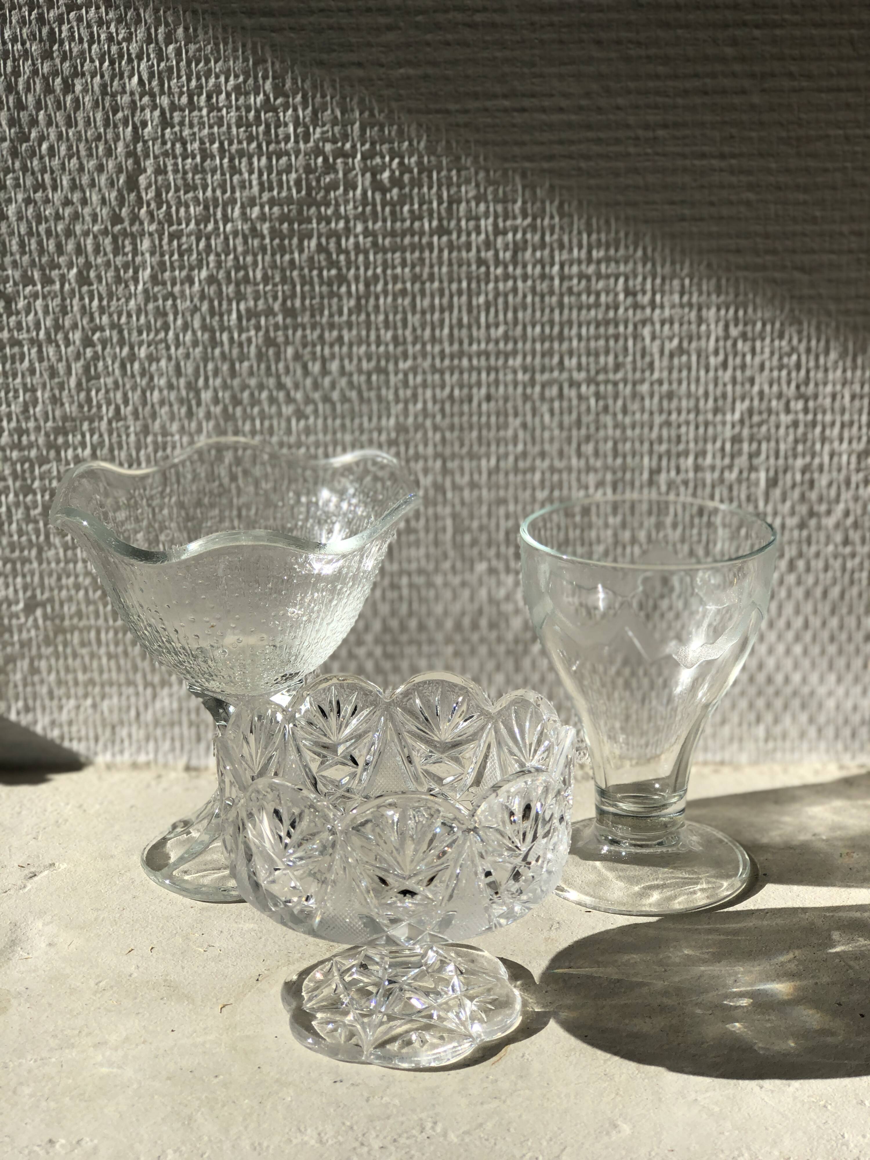 Set of 4 vintage cups