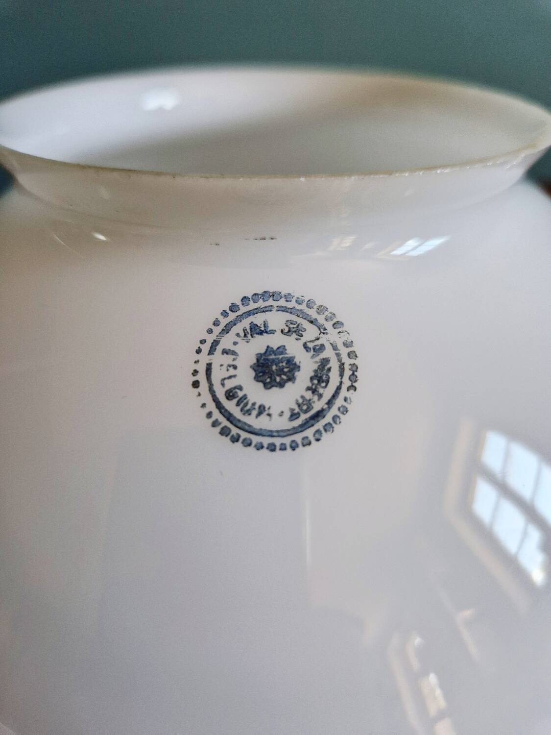 Art Deco suspension in white opaline, Val Saint-Lambert, 1920-30