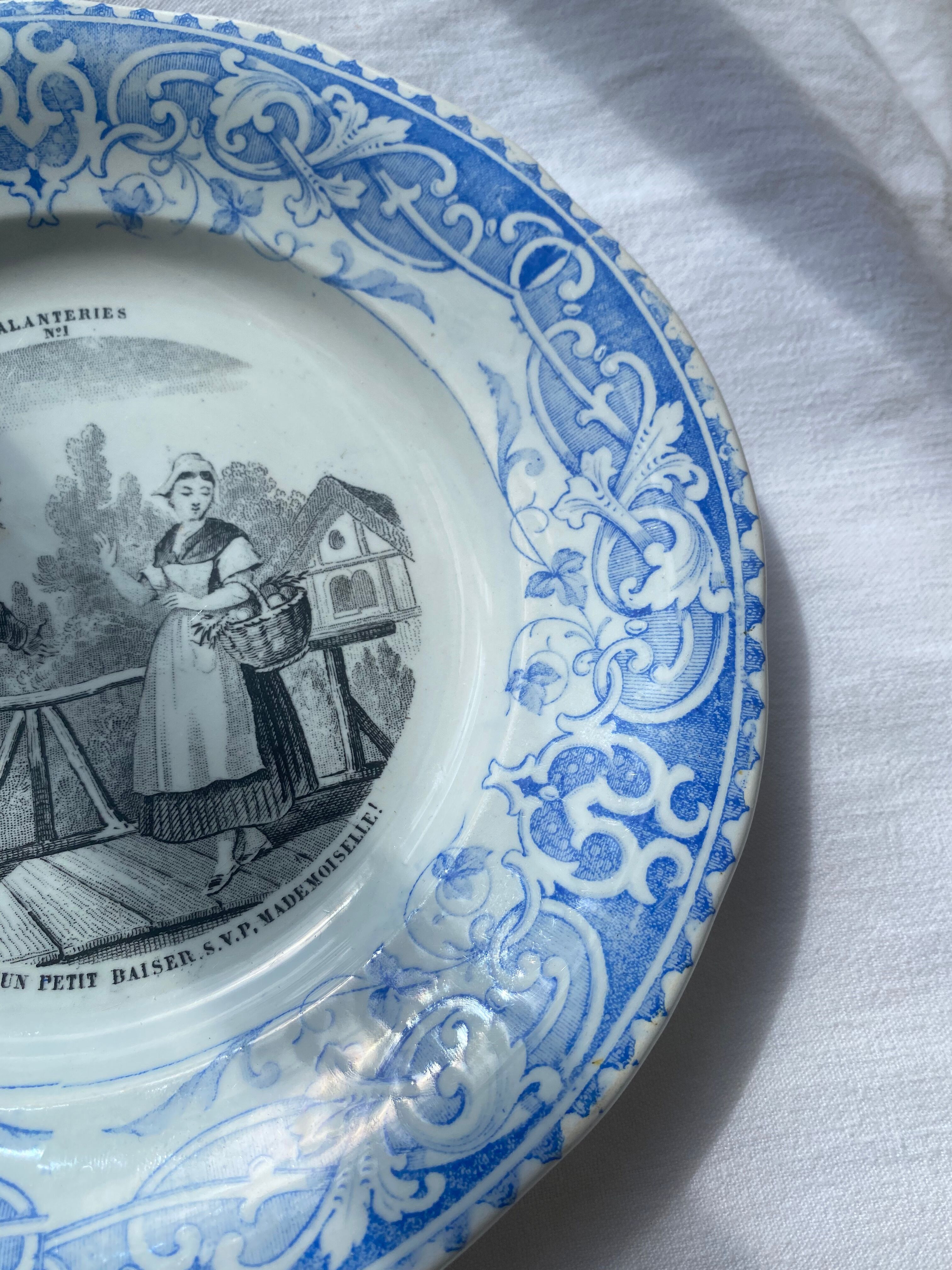 Talking plate series "galanteries"