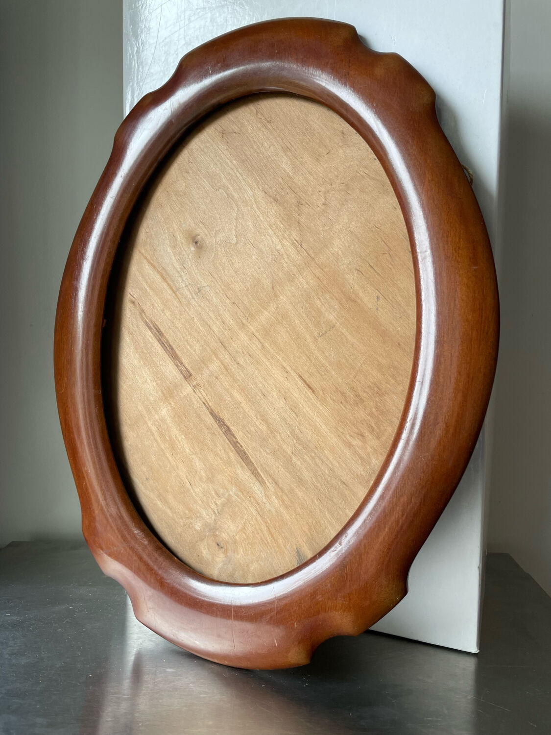 Oval mahogany picture frame