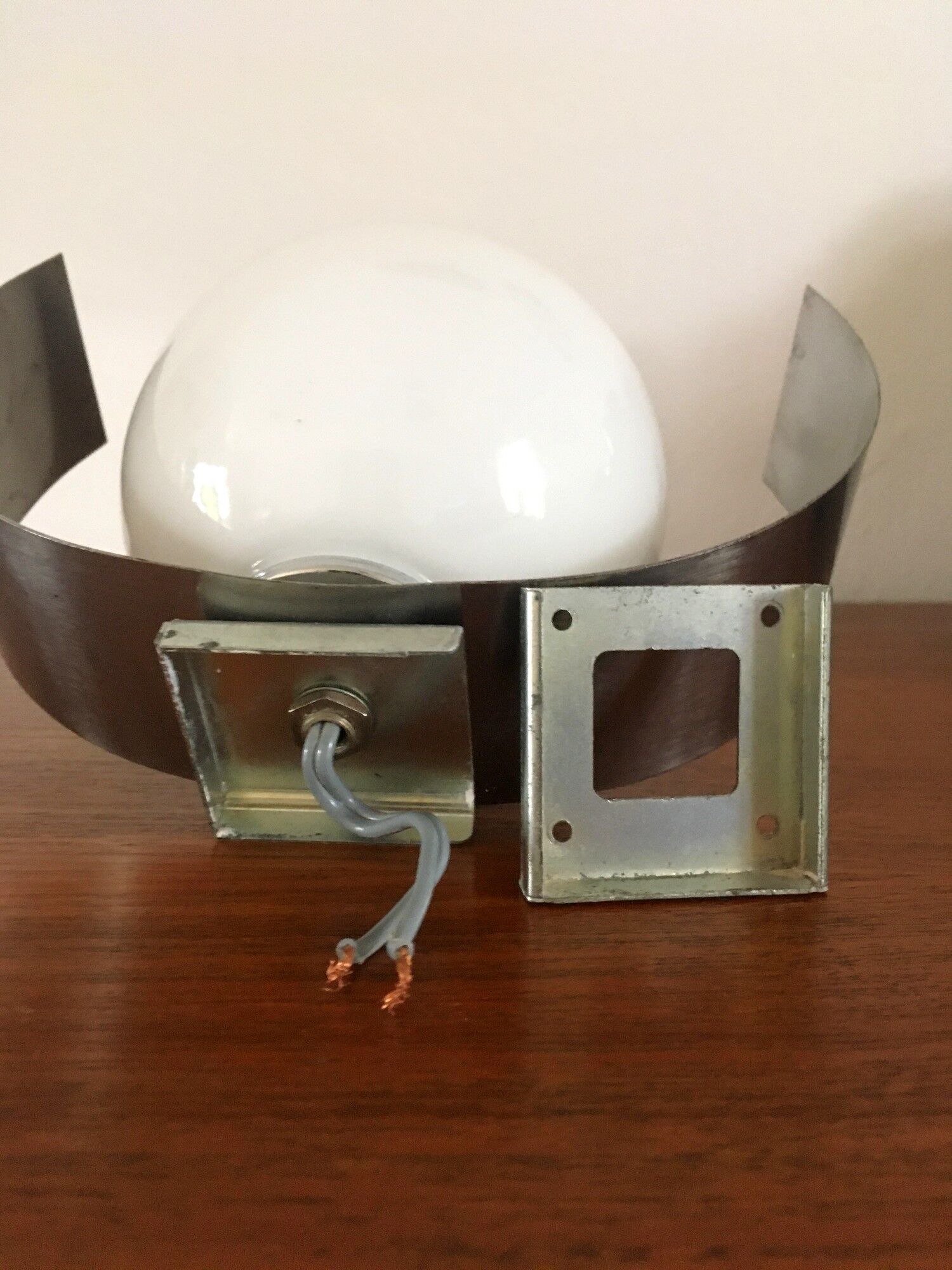 2 vintage wall lamps in stainless steel and opaline 70s
