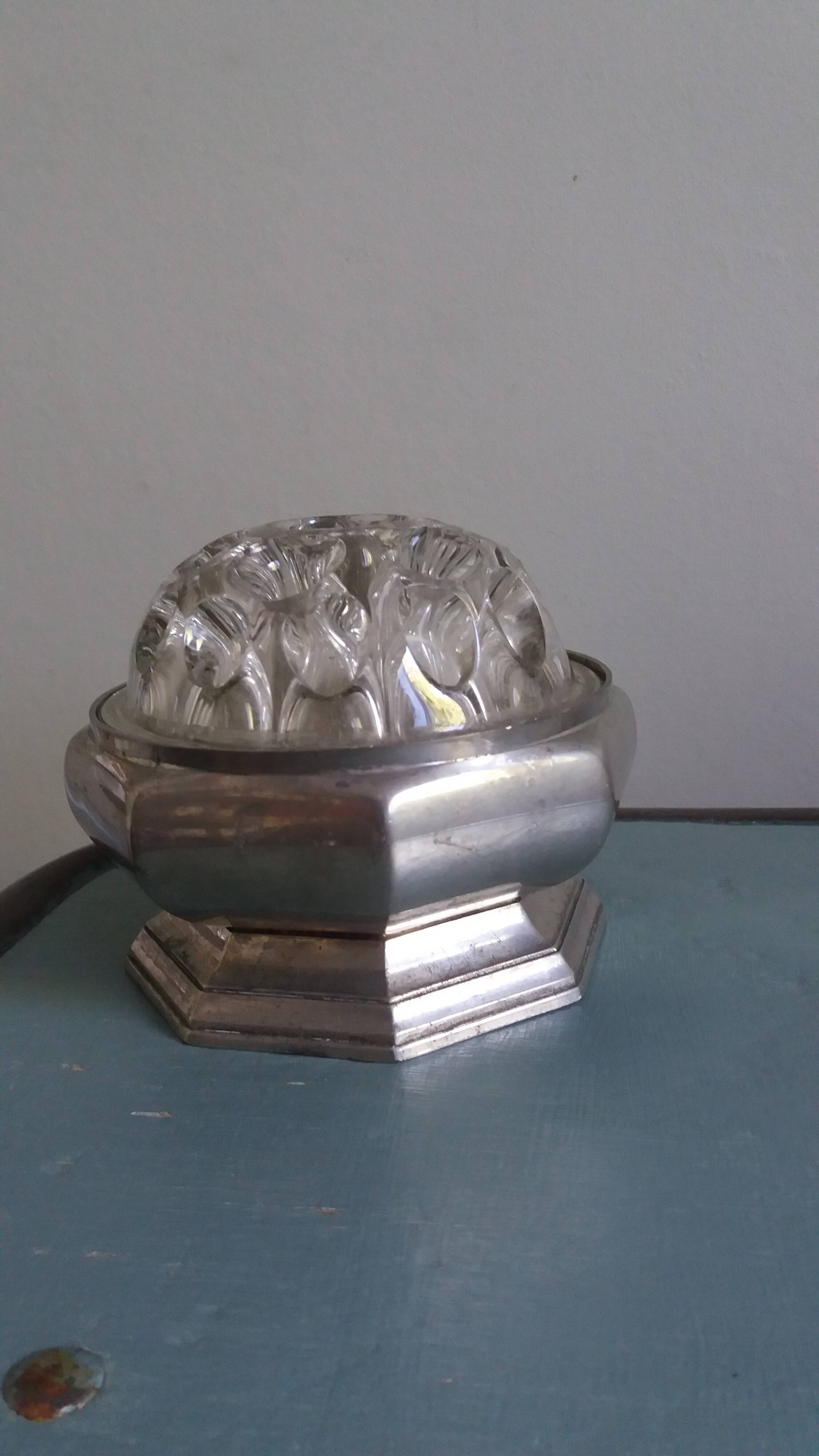 Flower vase in glass VMC Reims and pewter bowl from Manoir Paris