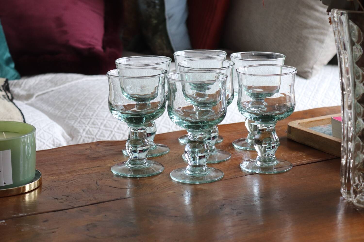 7 grands verres à vin soufflés vert d'eau