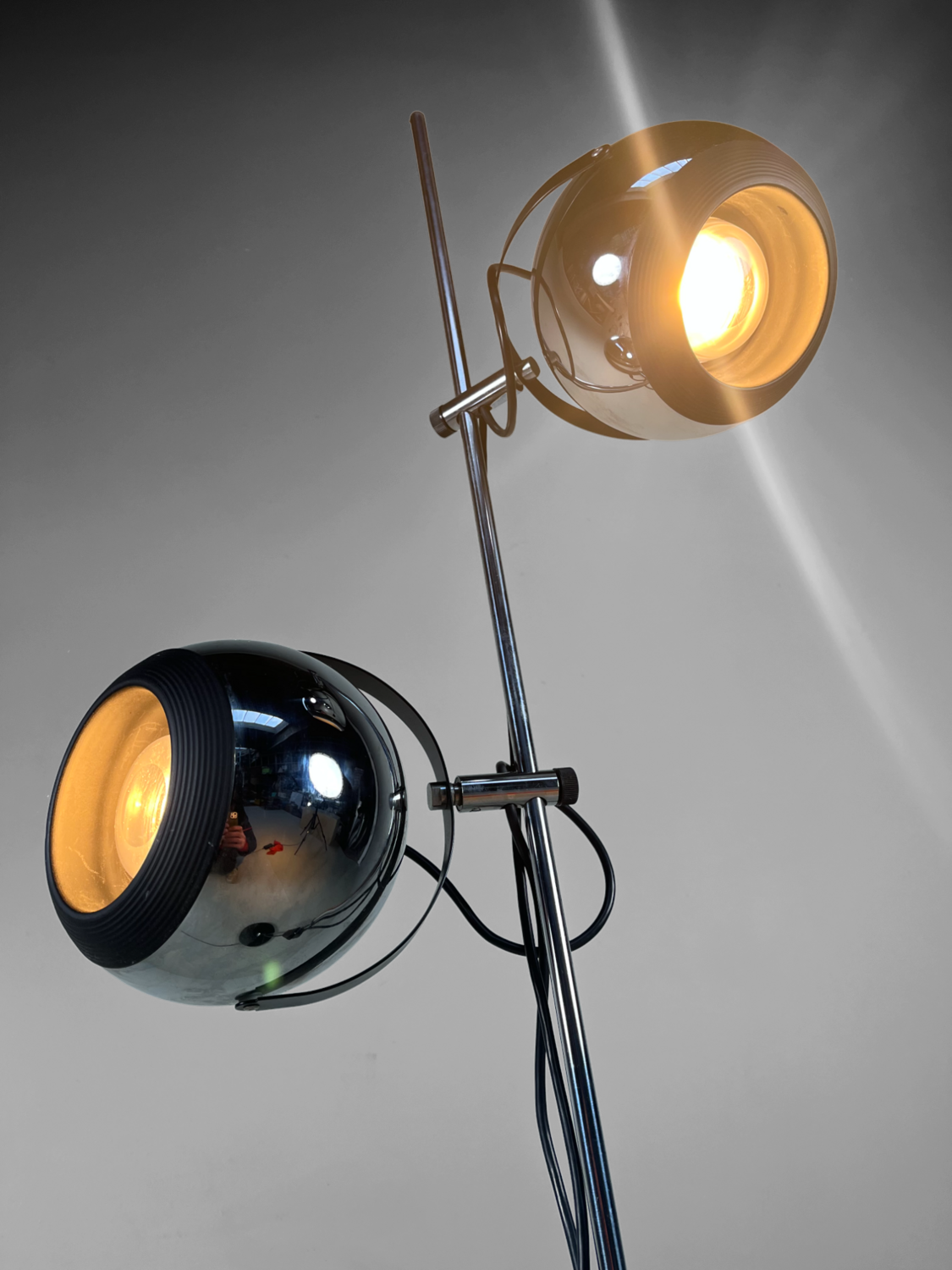 Lampe globe oculaire vintage années 70