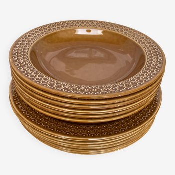 Set of 12 Pagnossin earthenware plates