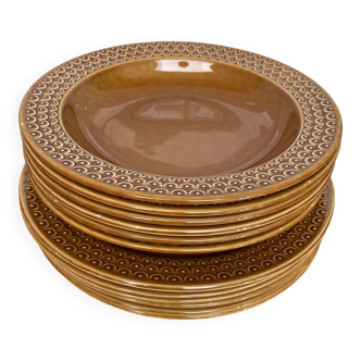 Set of 12 Pagnossin earthenware plates