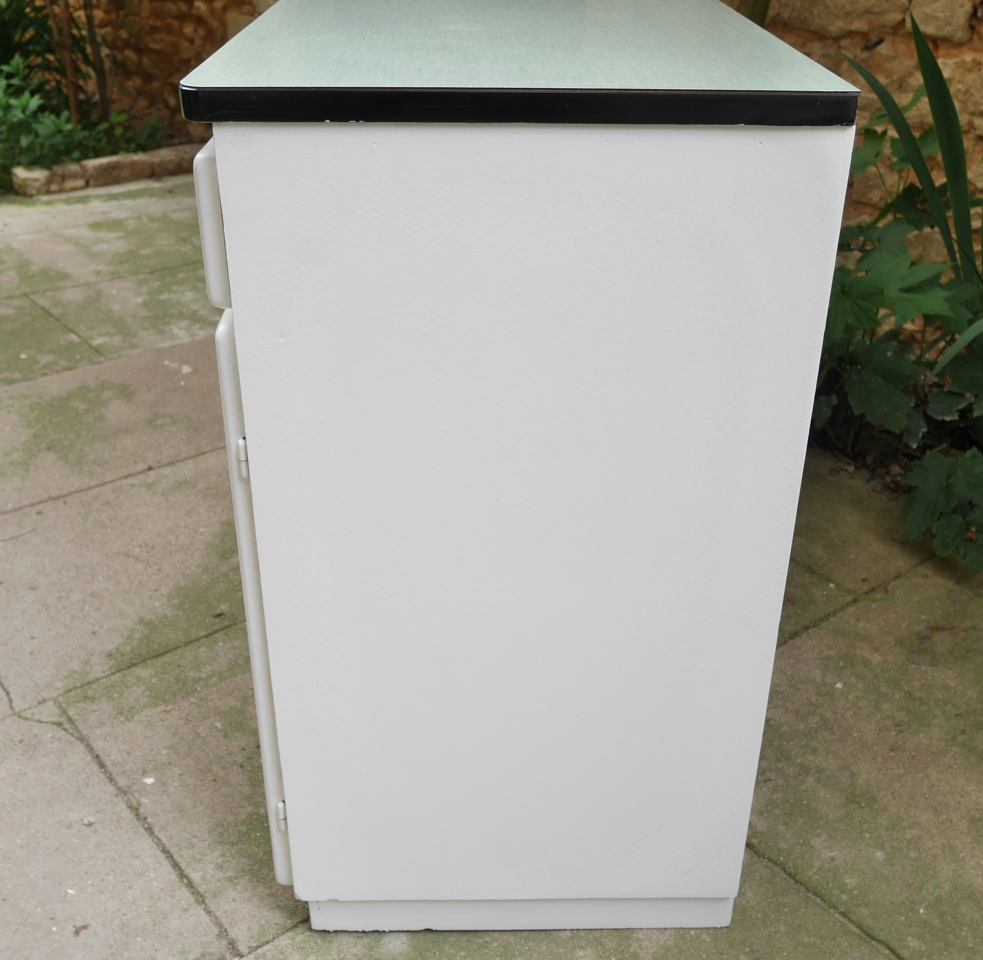 Buffet mado cuisine on formica