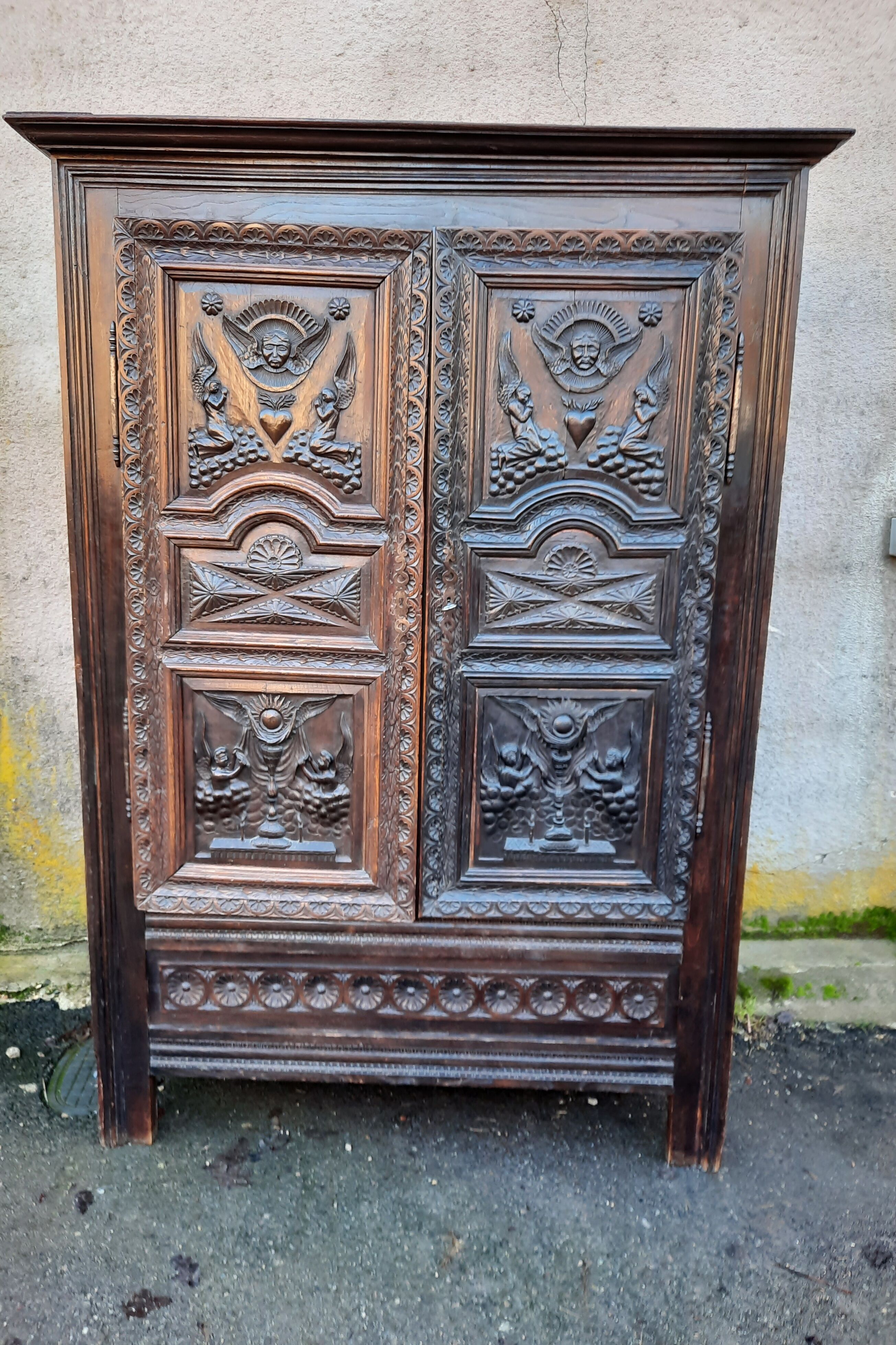 Armoire bretonne du pays de Léon du 19 ème siècle