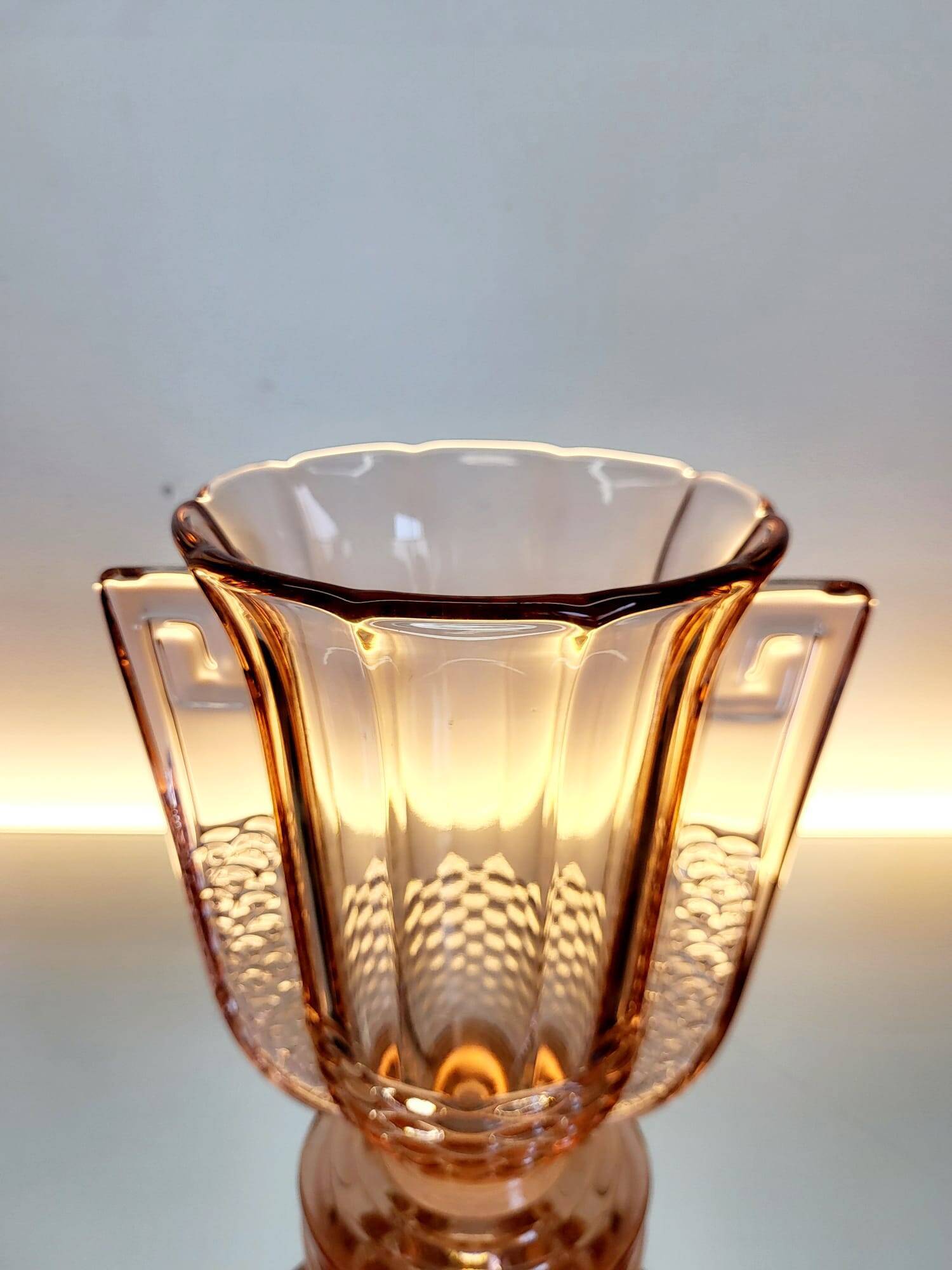 Vase Art déco en cristal Val Saint Lambert rose, série Luxval modèle Romeo, Belgique