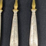 Suite of 3 dessert service elements with silver handles and sprinkler spoon
