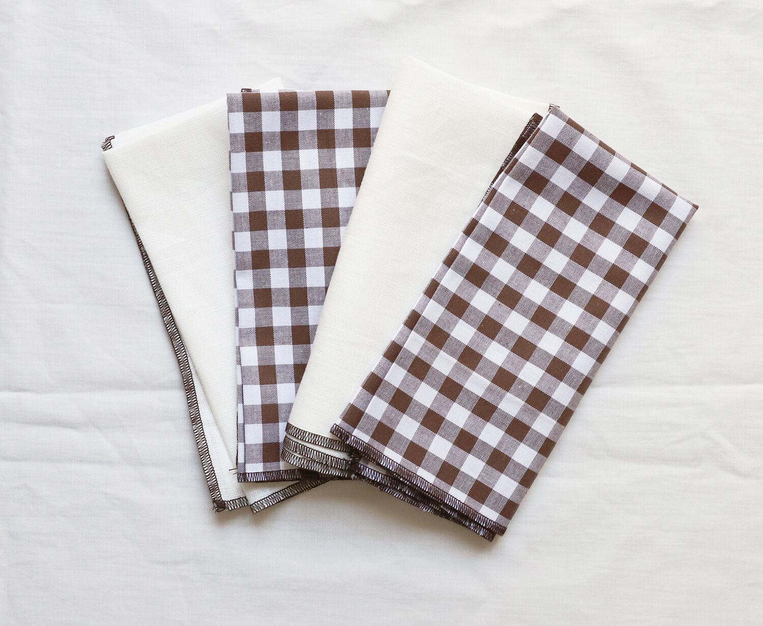 Set of 4 brown & white vichy towels