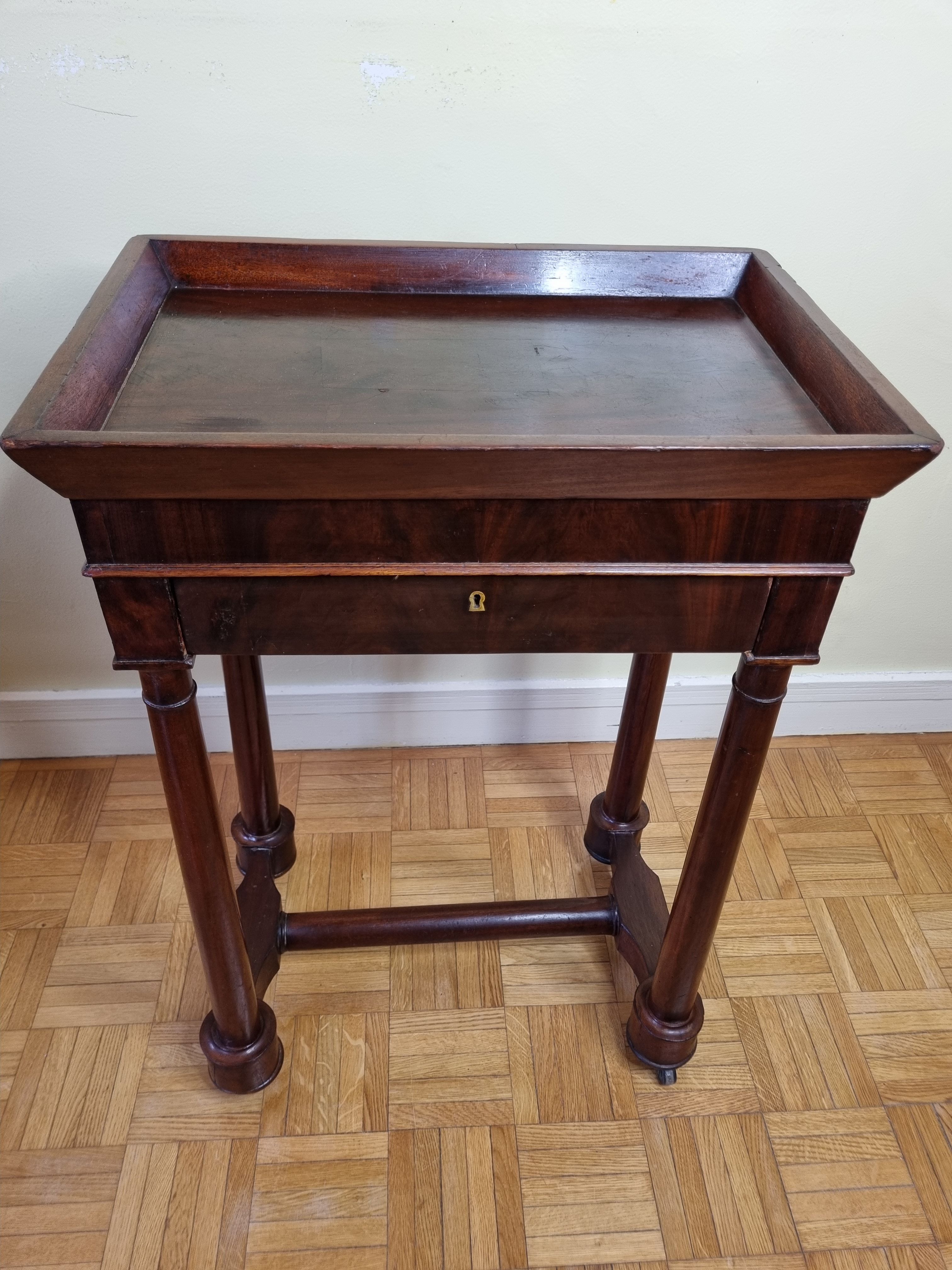 Old Empire period console in mahogany and veneer wood with bowl top