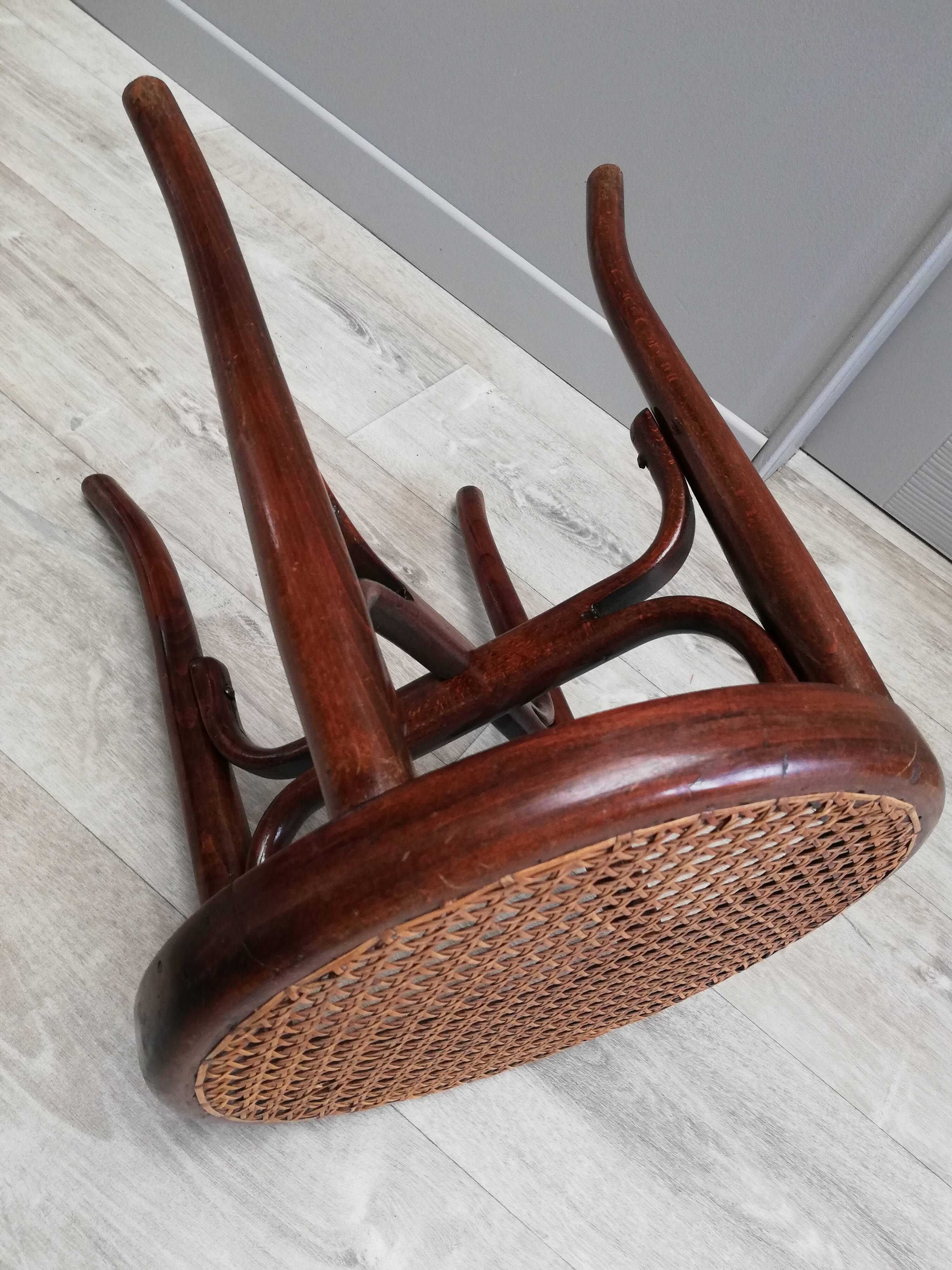 Bistro stool with curved wooden cane