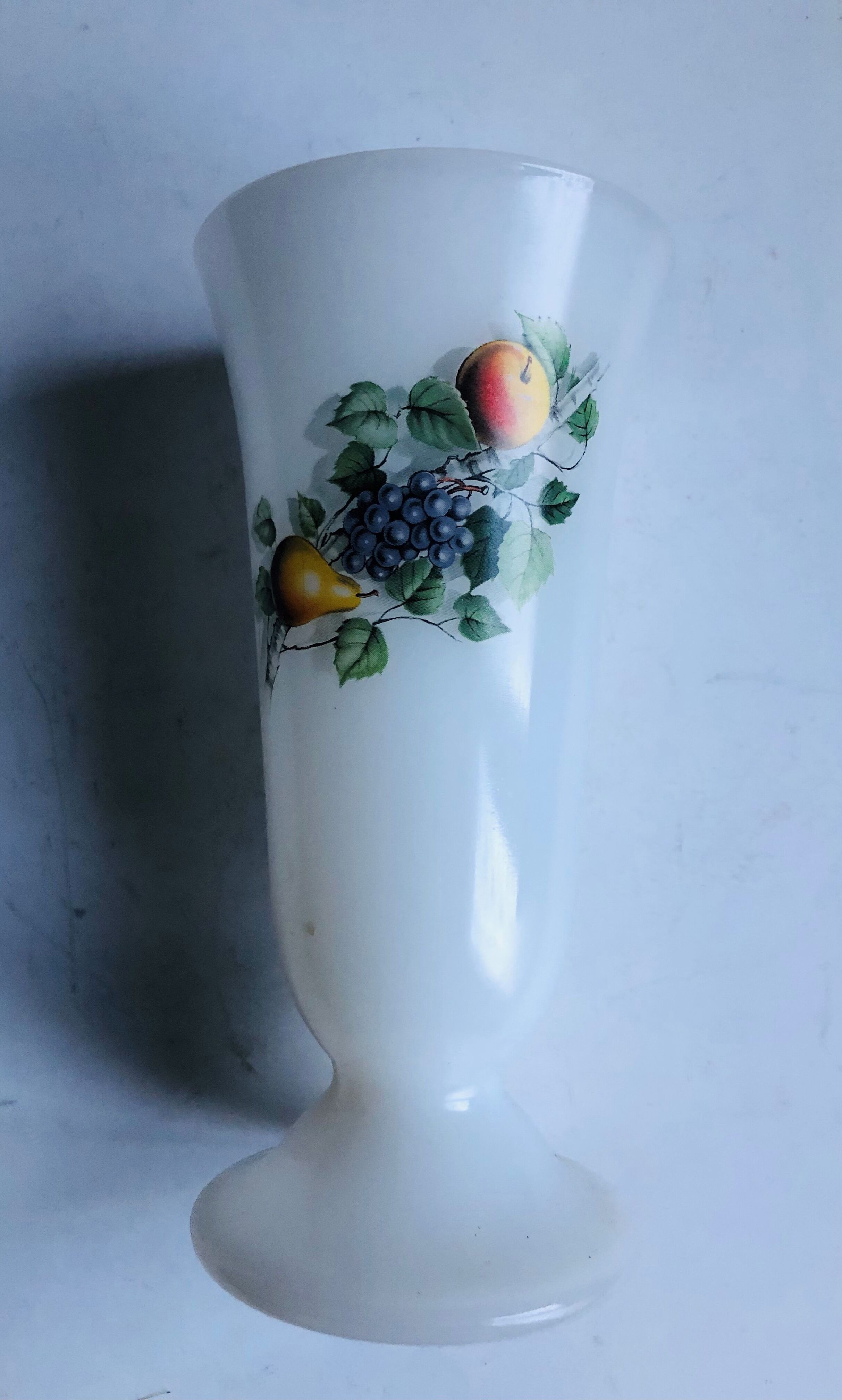 Vintage arcopal vase