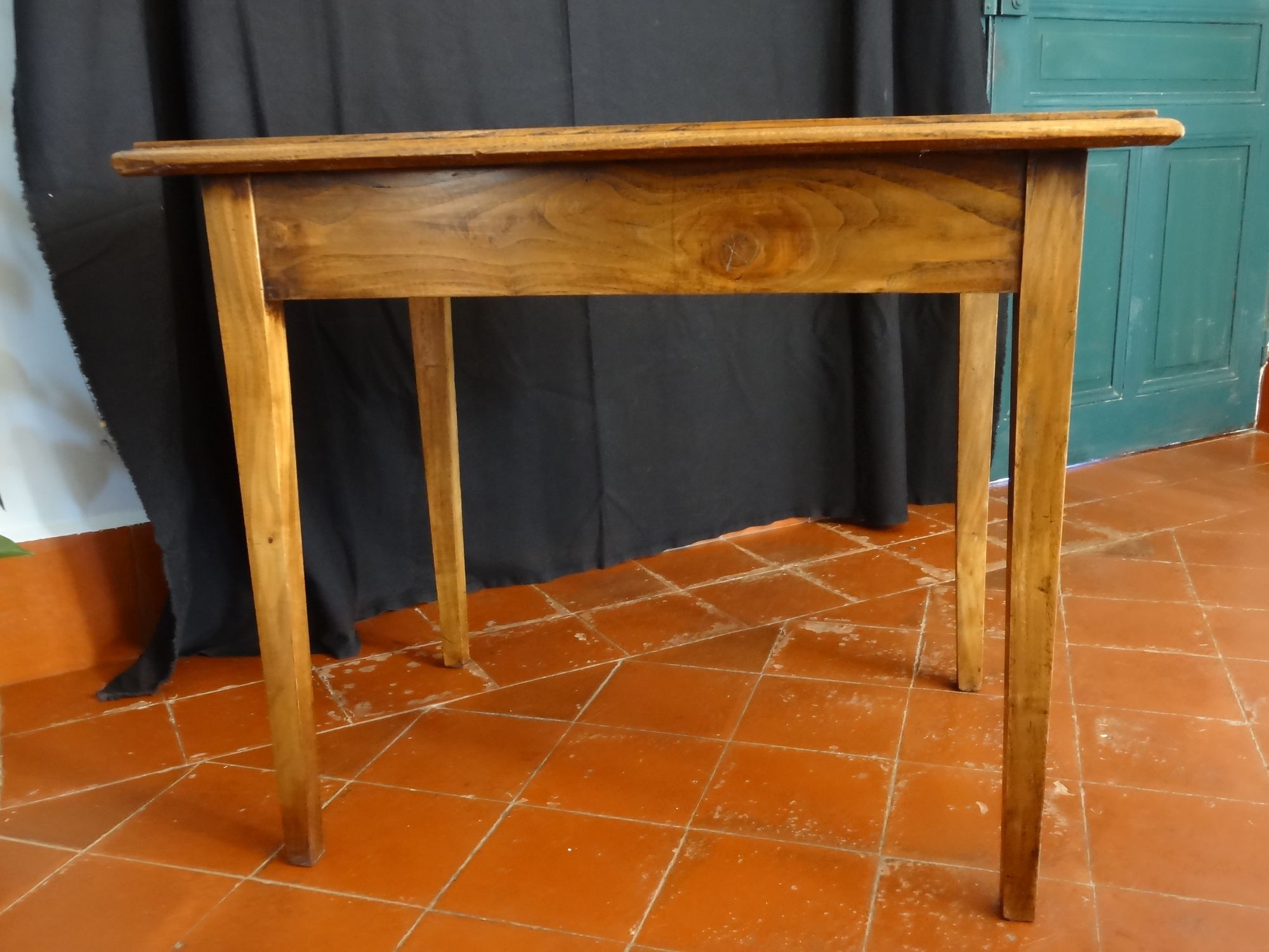 Side table in natural oak wood 85 x 58 cm