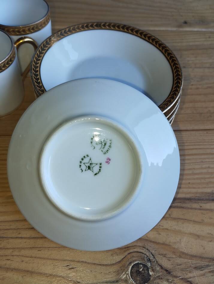 Coffee service for 6 people in Limoges porcelain by Robert Haviland, 1930.