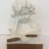 Buste platre enfant liseuse