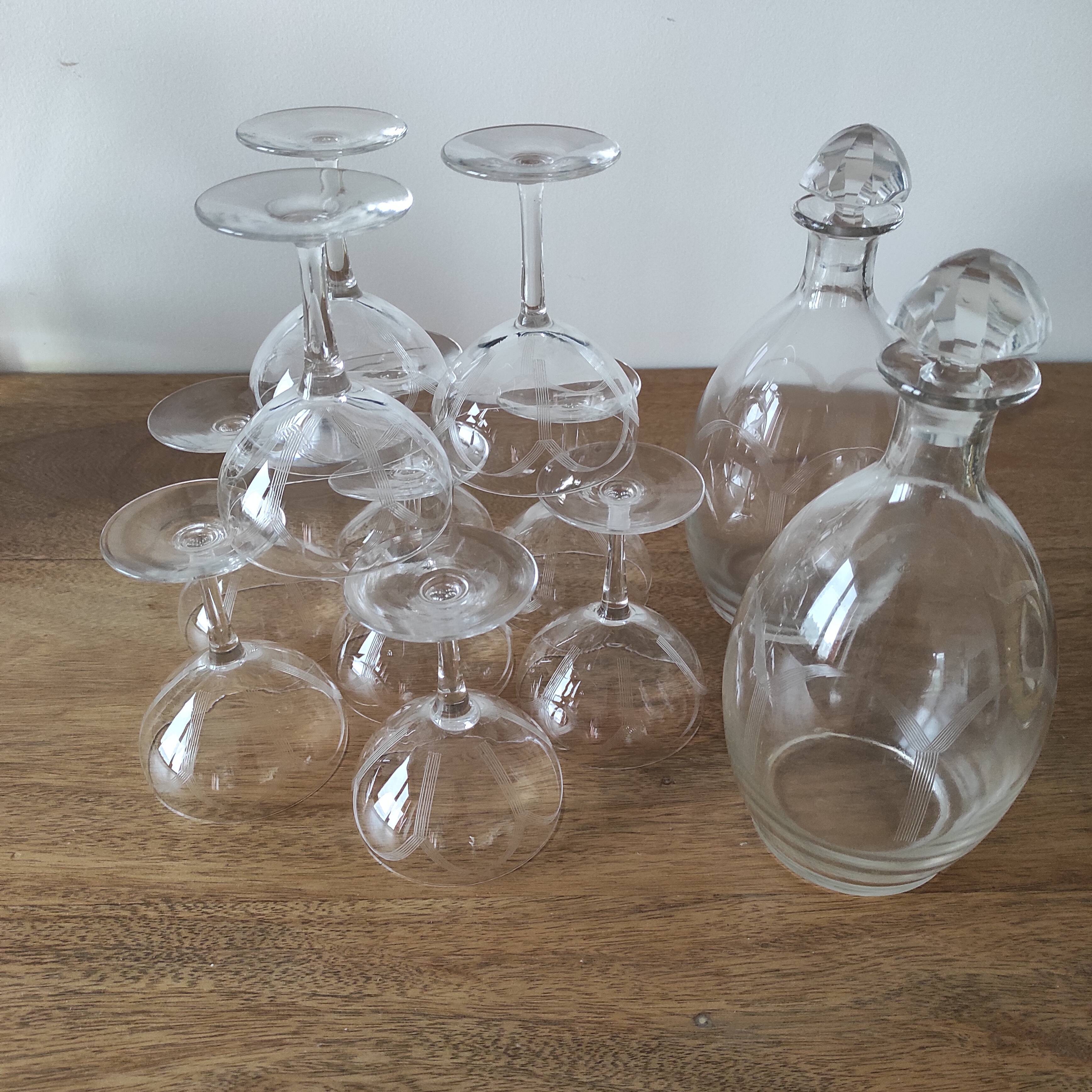 Glass glasses and decanters